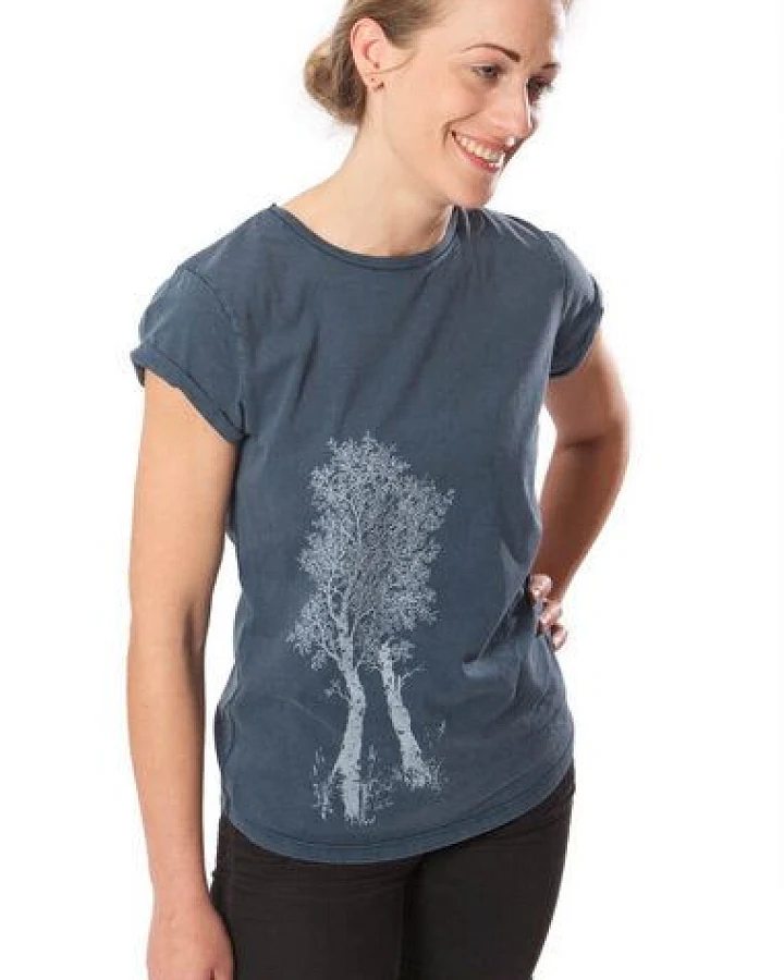 Life-Tree Shirt aus Biobaumwolle Fairwear für Damen "Birke" in Washed Blue/Washed Red/Washed Green