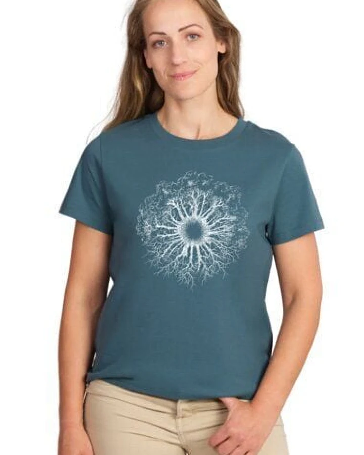 Life-Tree Shirt aus Biobaumwolle Fairwear für Damen "WoodenIris" in Stargazer Blau