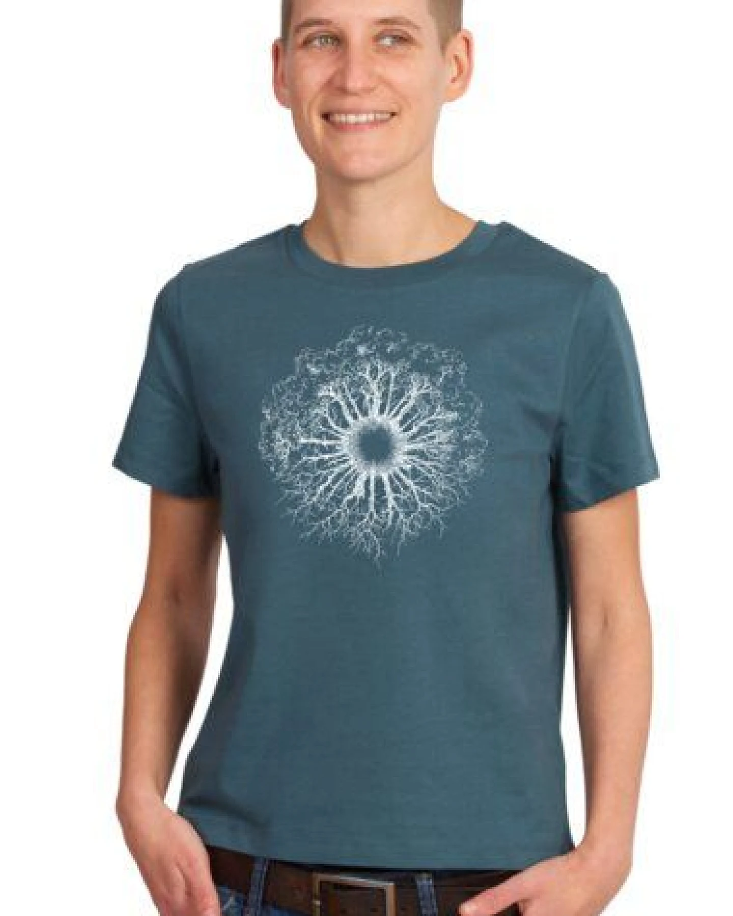 Life-Tree Shirt aus Biobaumwolle Fairwear für Damen "WoodenIris" in Stargazer Blau – Ansicht 2