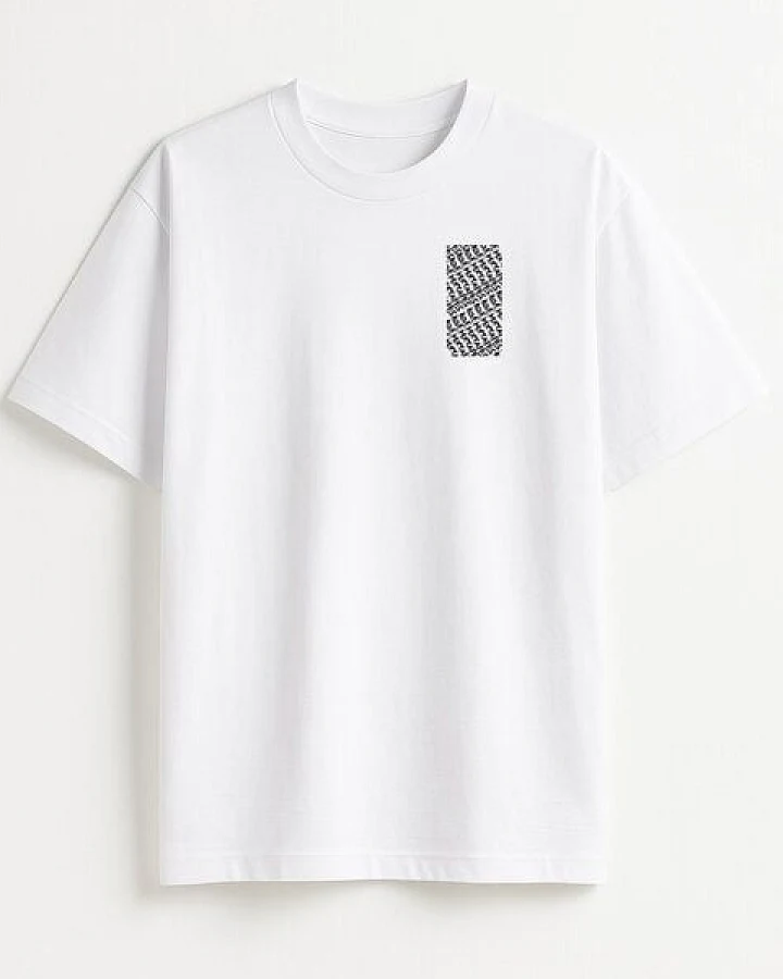 Oversized Unisex T-Shirt mit ilovemixtapes Brust-Print – fair, schwer & bio - white
