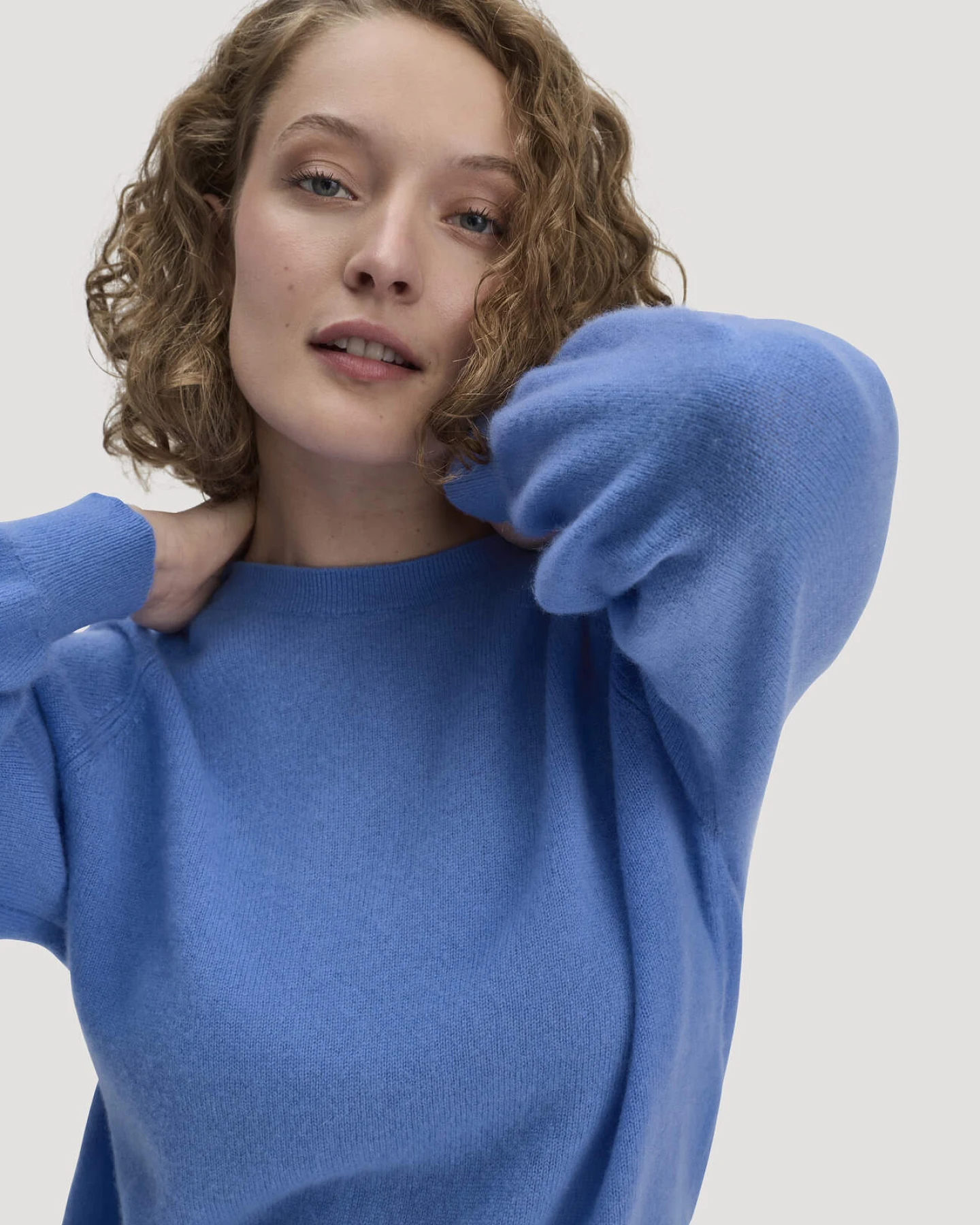 hessnatur Damen Strick Pullover Relaxed BETTER RECYCLING aus Cashmere - blau - Größe XL – Ansicht 4