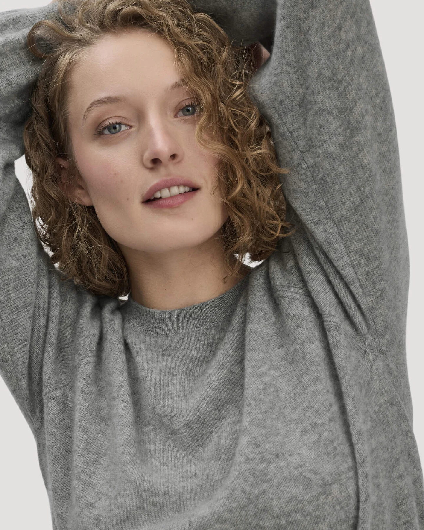 hessnatur Damen Strick Pullover Relaxed BETTER RECYCLING aus Cashmere - grau - Größe XL – Ansicht 4