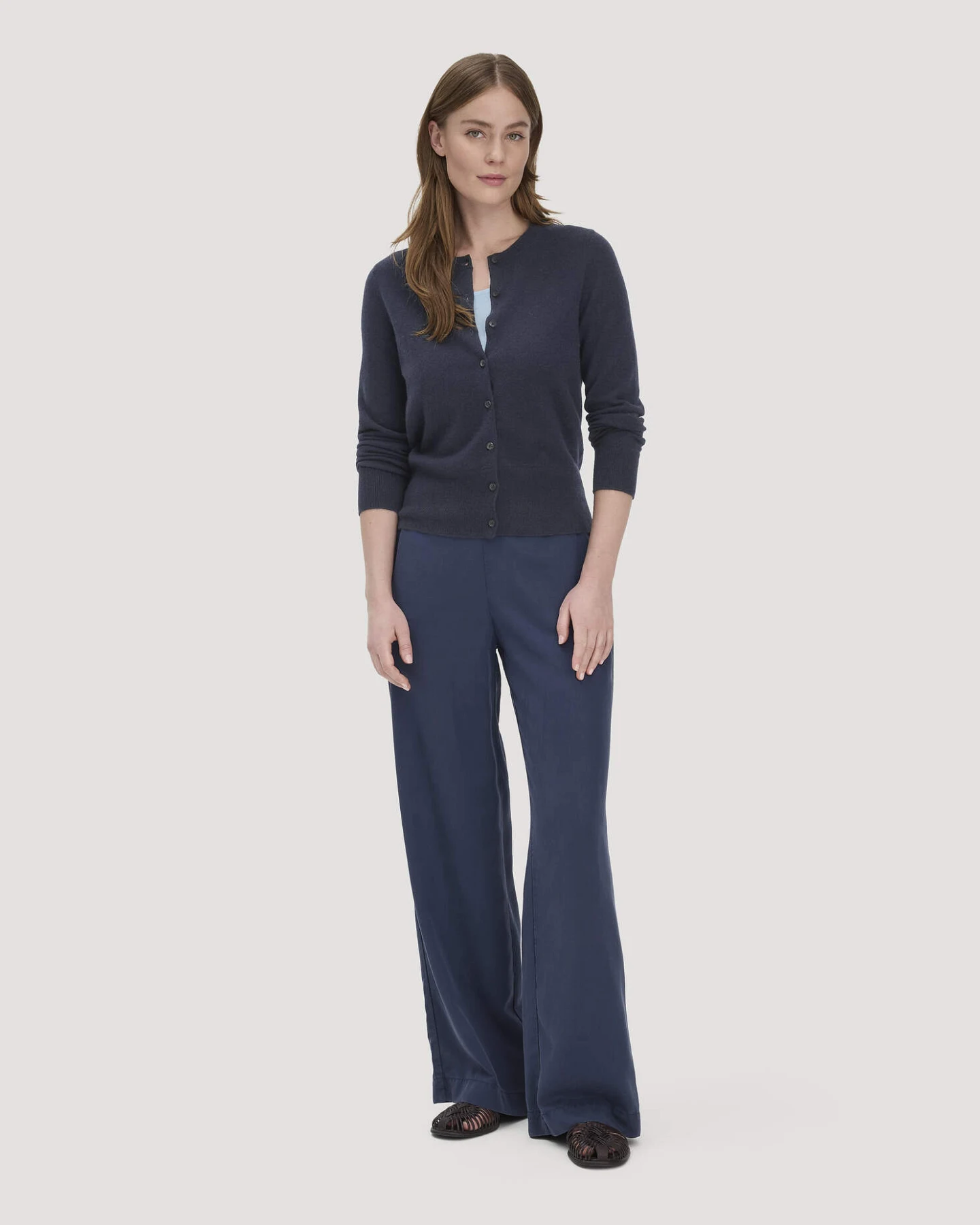 hessnatur Damen Strick Jacke Regular BETTER RECYCLING aus Cashmere - blau - Größe M – Ansicht 2