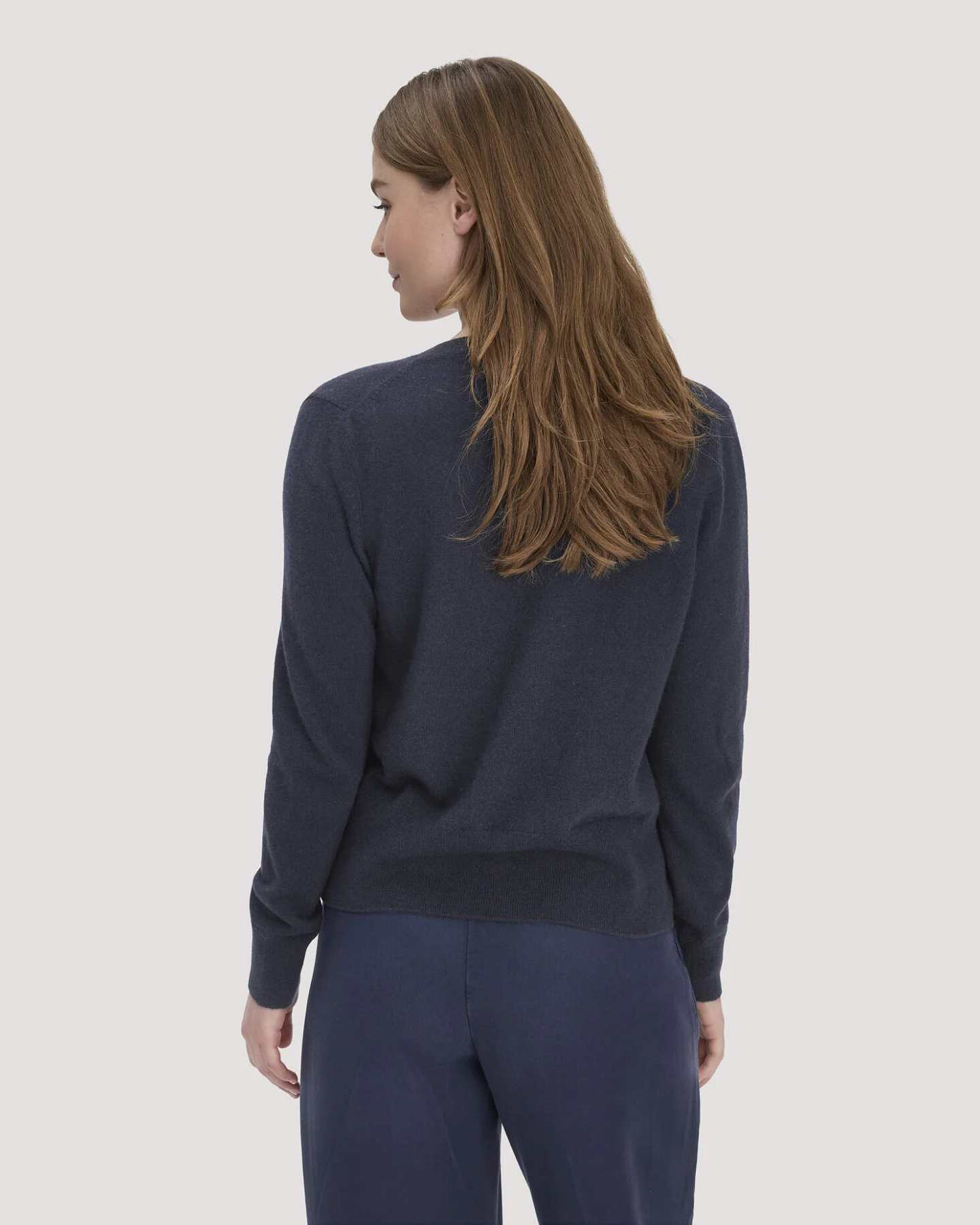hessnatur Damen Strick Jacke Regular BETTER RECYCLING aus Cashmere - blau - Größe M – Ansicht 3