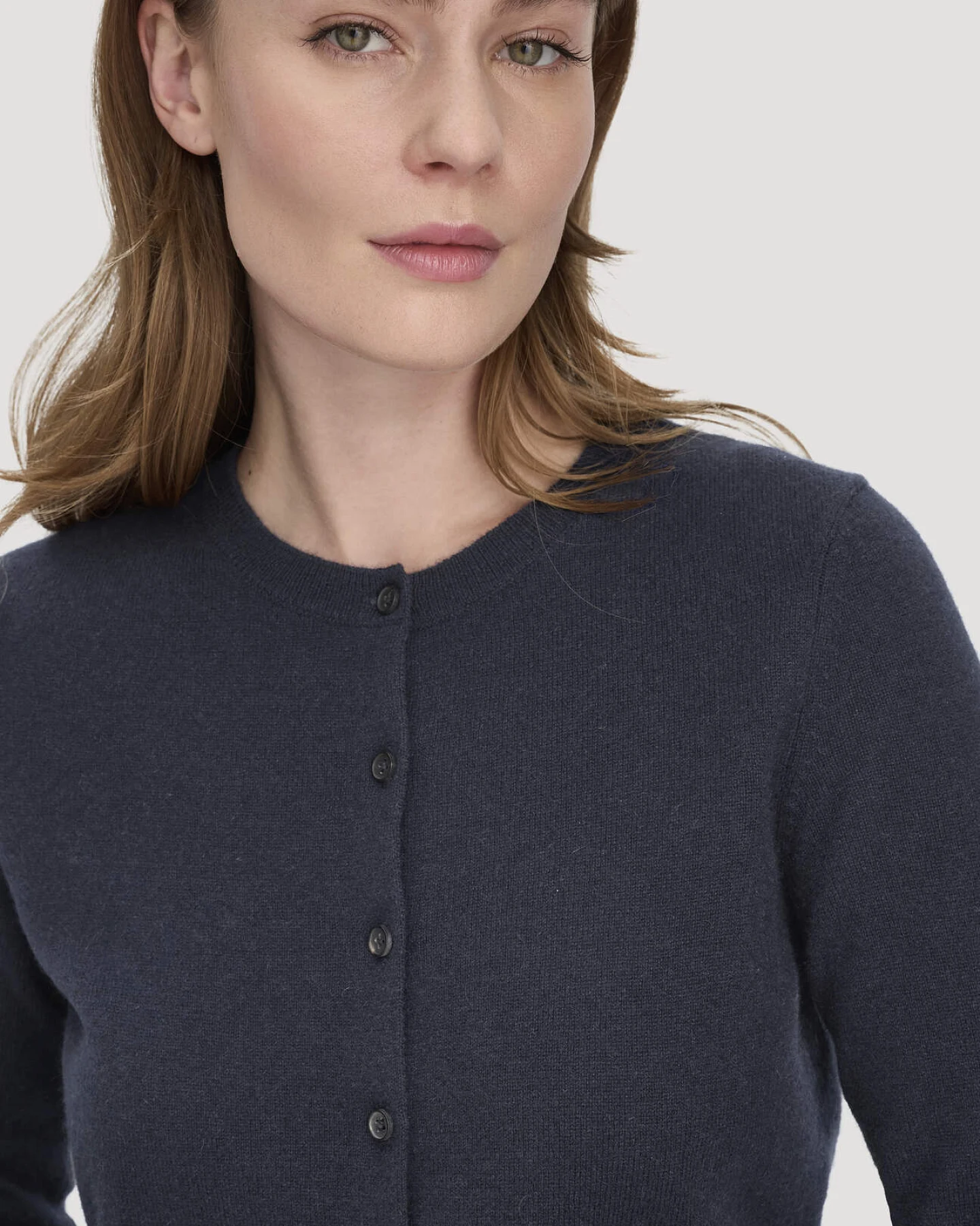 hessnatur Damen Strick Jacke Regular BETTER RECYCLING aus Cashmere - blau - Größe M – Ansicht 4