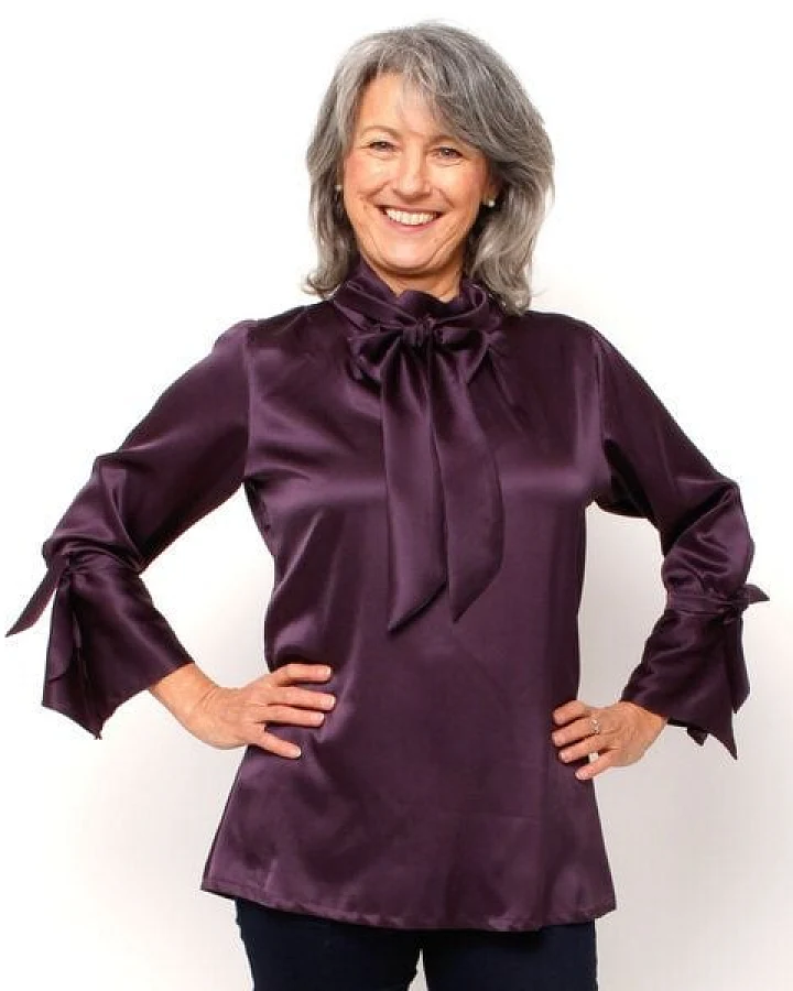 Peaces.bio - handbedruckte Biomode Edle Seidenschluppenbluse in Aubergine