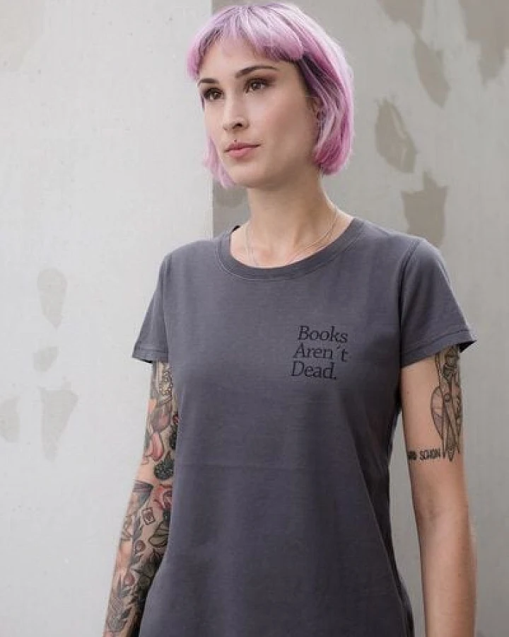 ilovemixtapes Frauen T-Shirt Books Aren´t Dead aus Biobaumwolle Made in Portugal dunkelgrau