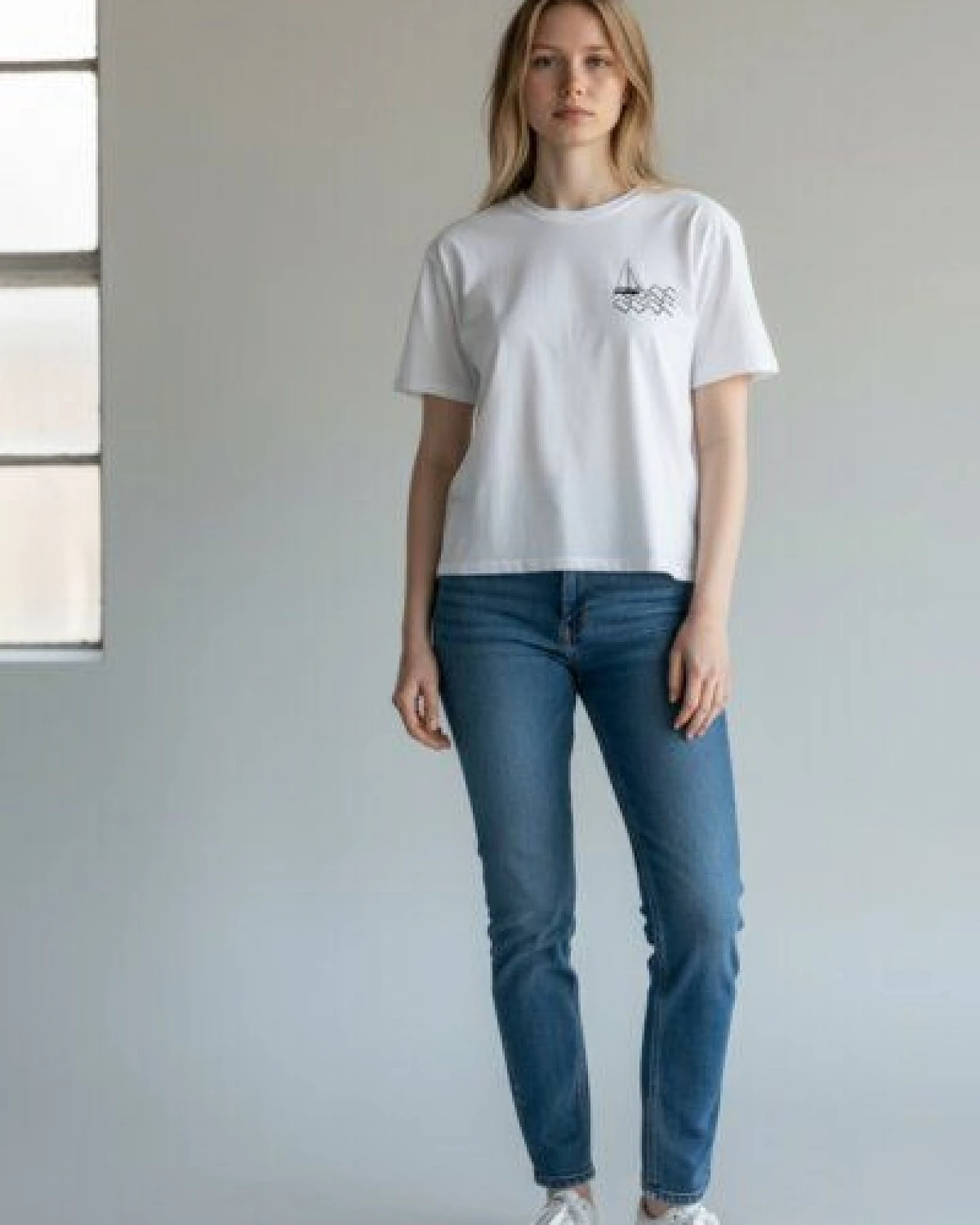 ilovemixtapes Small Waves Relaxed Fit Damen T-Shirt aus Modal - White – Ansicht 2
