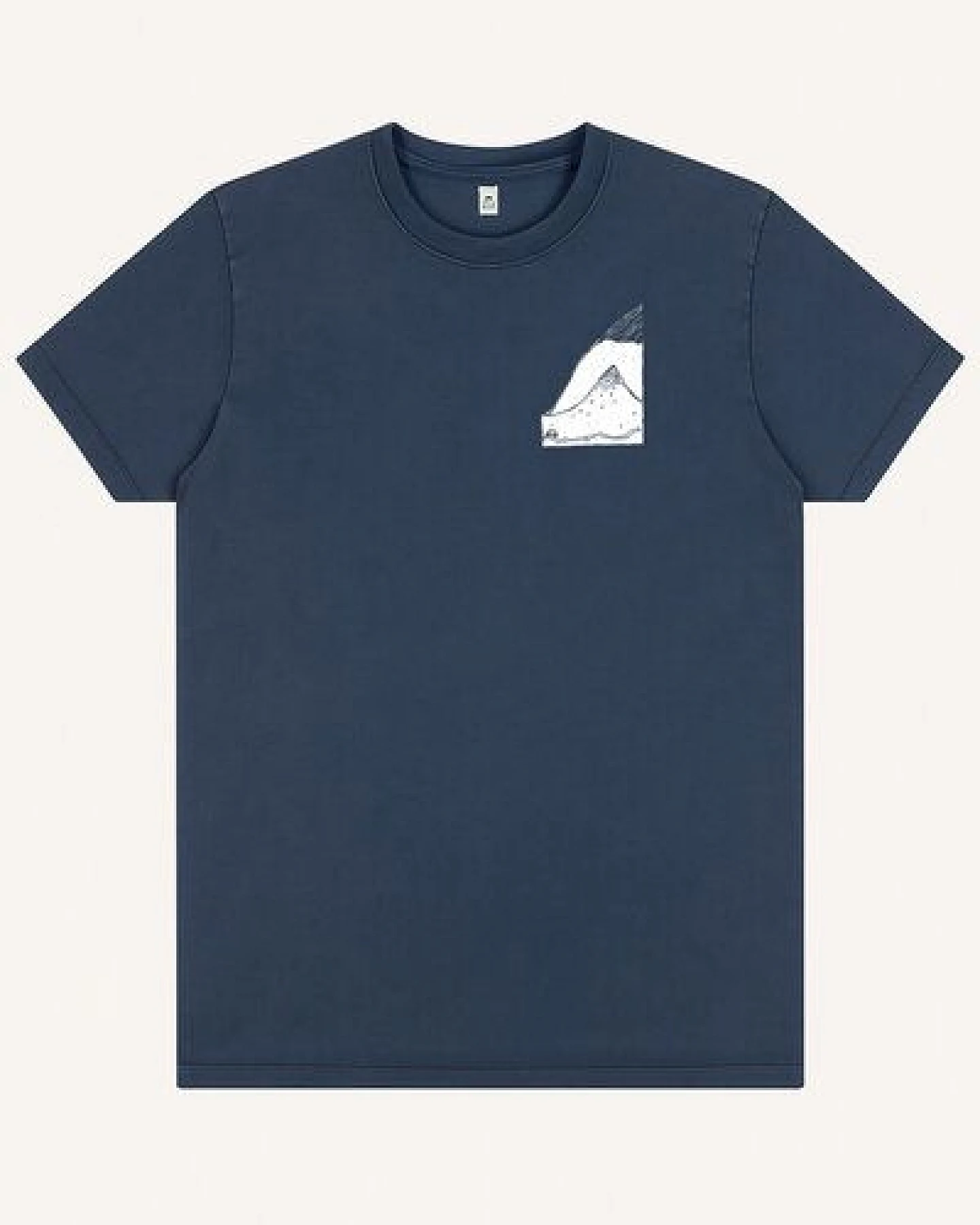 ilovemixtapes Unisex T-Shirt „Bergpanorama“ – Bio-Baumwolle, Stone Washed Sage Green, Denim Blue & Black, Fair Wear – Ansicht 3