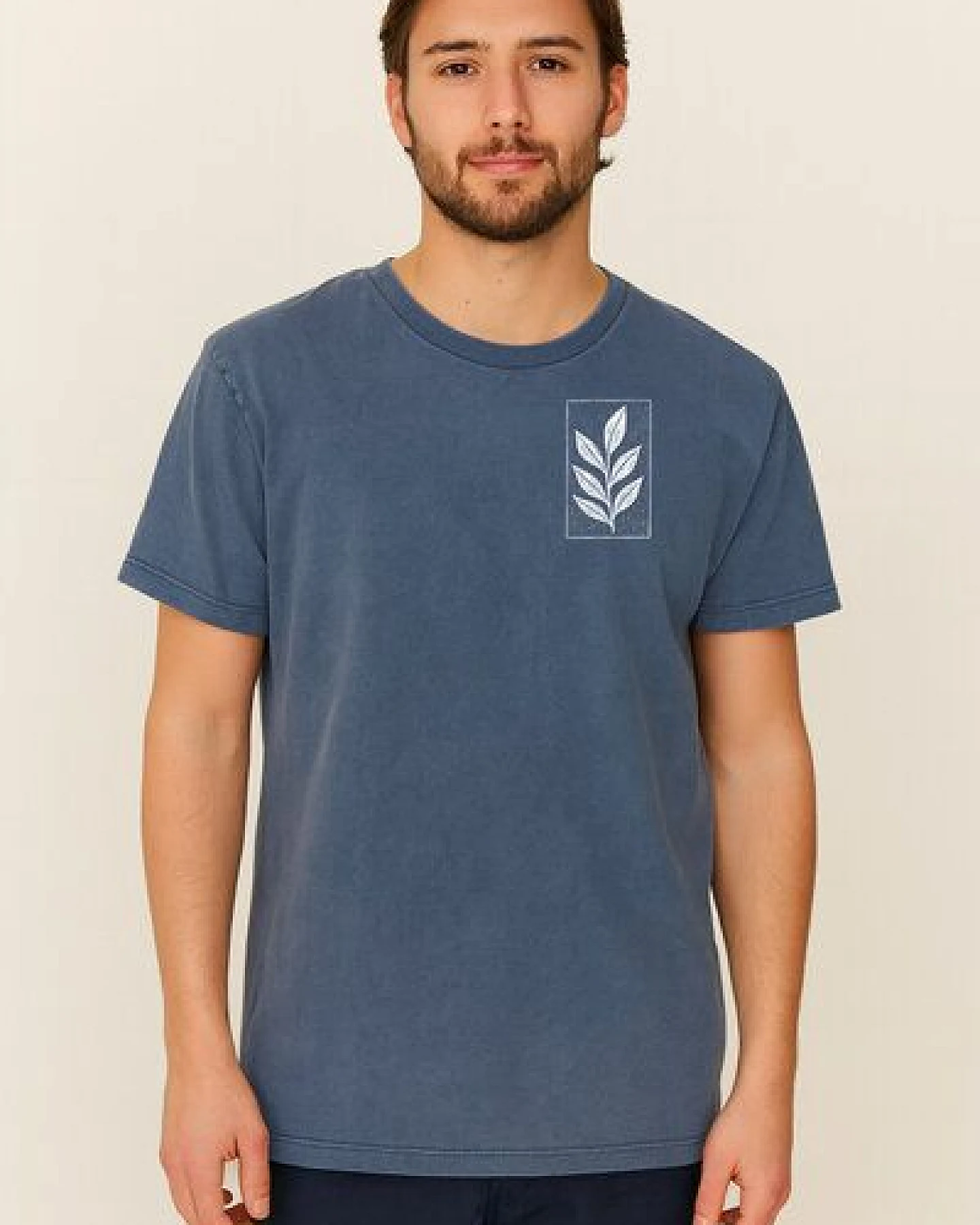 ilovemixtapes Unisex T-Shirt „Der Zweig“ – Bio-Baumwolle, Stone Washed Sage Green, Denim Blue & Black, Fair Wear – Ansicht 3