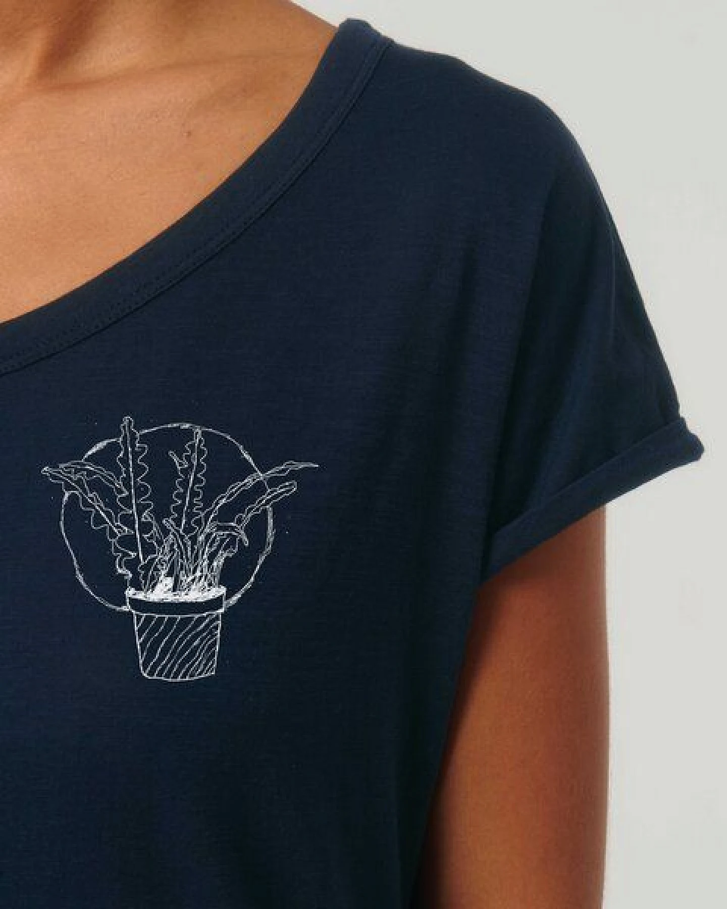 ilovemixtapes Women T-Shirt mit Kaktus aus 100% Biobaumwolle mit gerollten Ärmeln – Ansicht 2