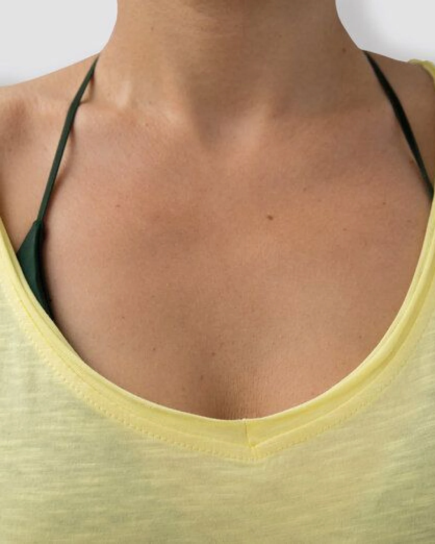 little kiwi Damen T-Shirt, "In der Savanne", Iris Yellow – Ansicht 2