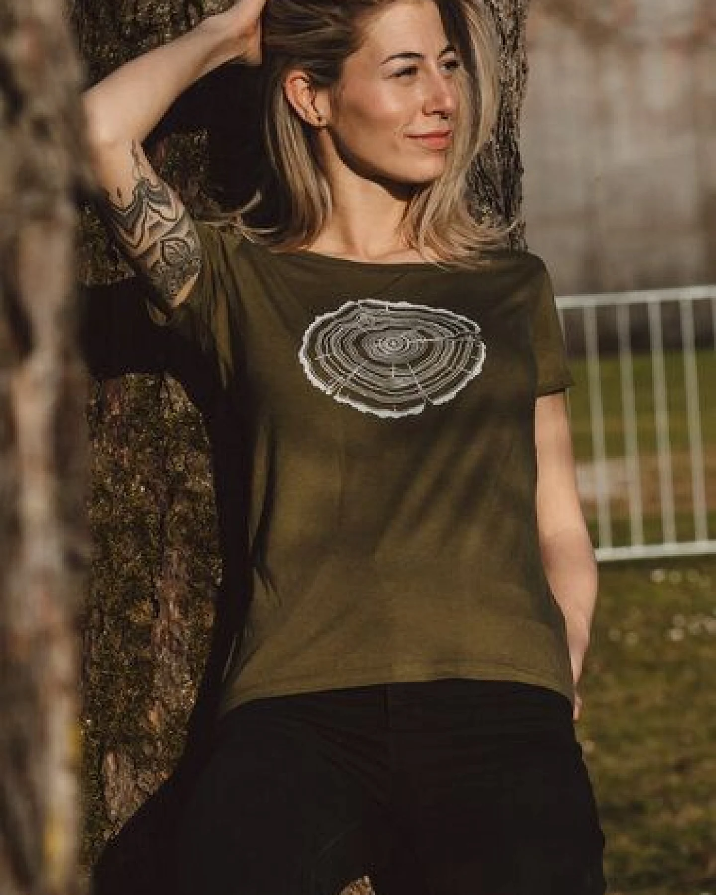 Life-Tree Fairwear Bambus Shirt Women Moss Green Treeslice – Ansicht 4