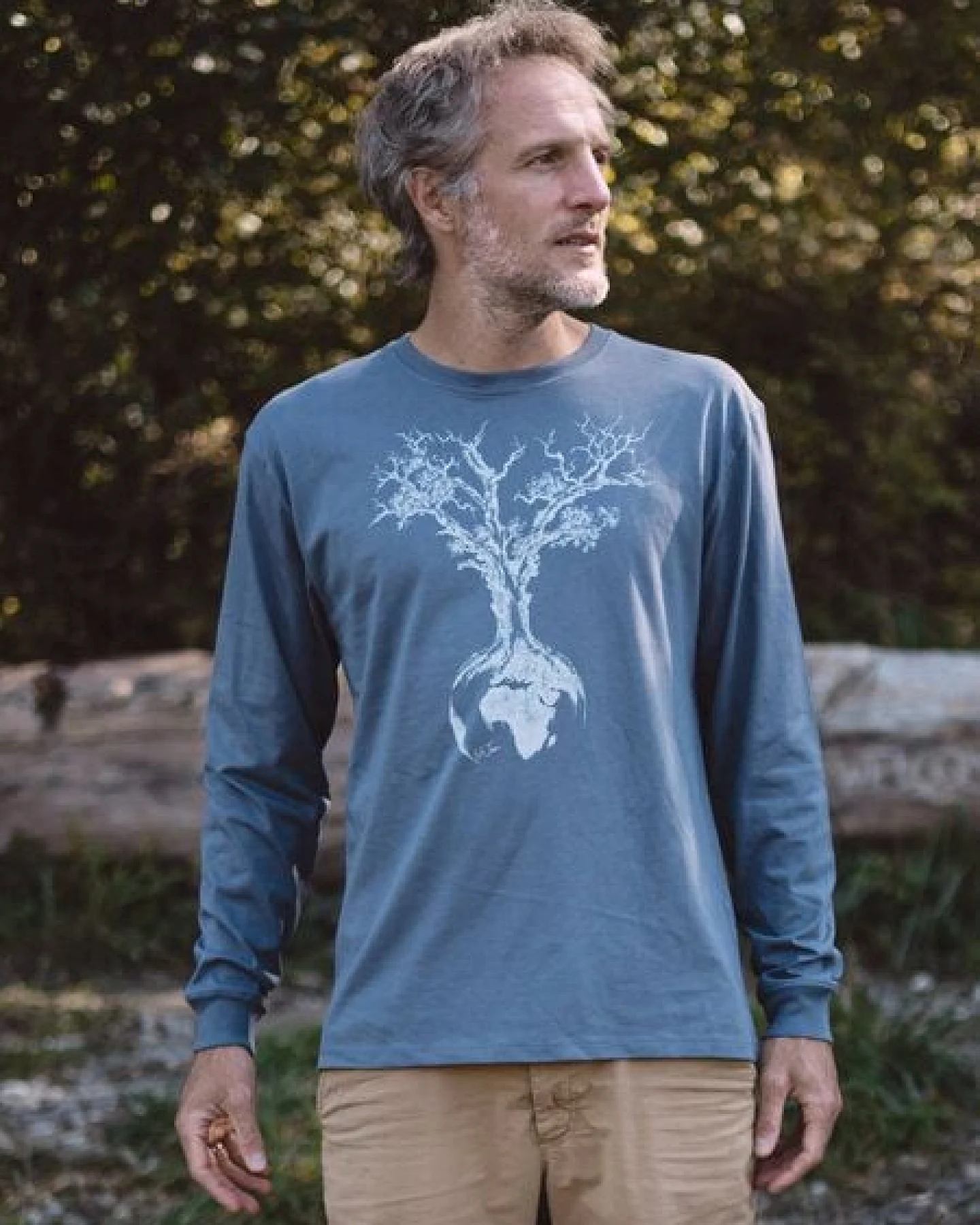 Life-Tree Longsleeve aus Biobaumwolle Fairwear für Herren "Weltenbaum" in Faded Navy Blau – Ansicht 3