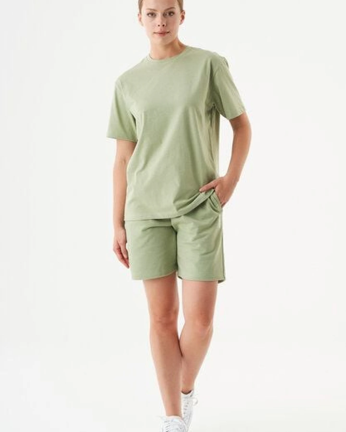 ORGANICATION Damen ESSENTIALS-SHEYMA- Shorts aus Bio-Baumwolle – Ansicht 2