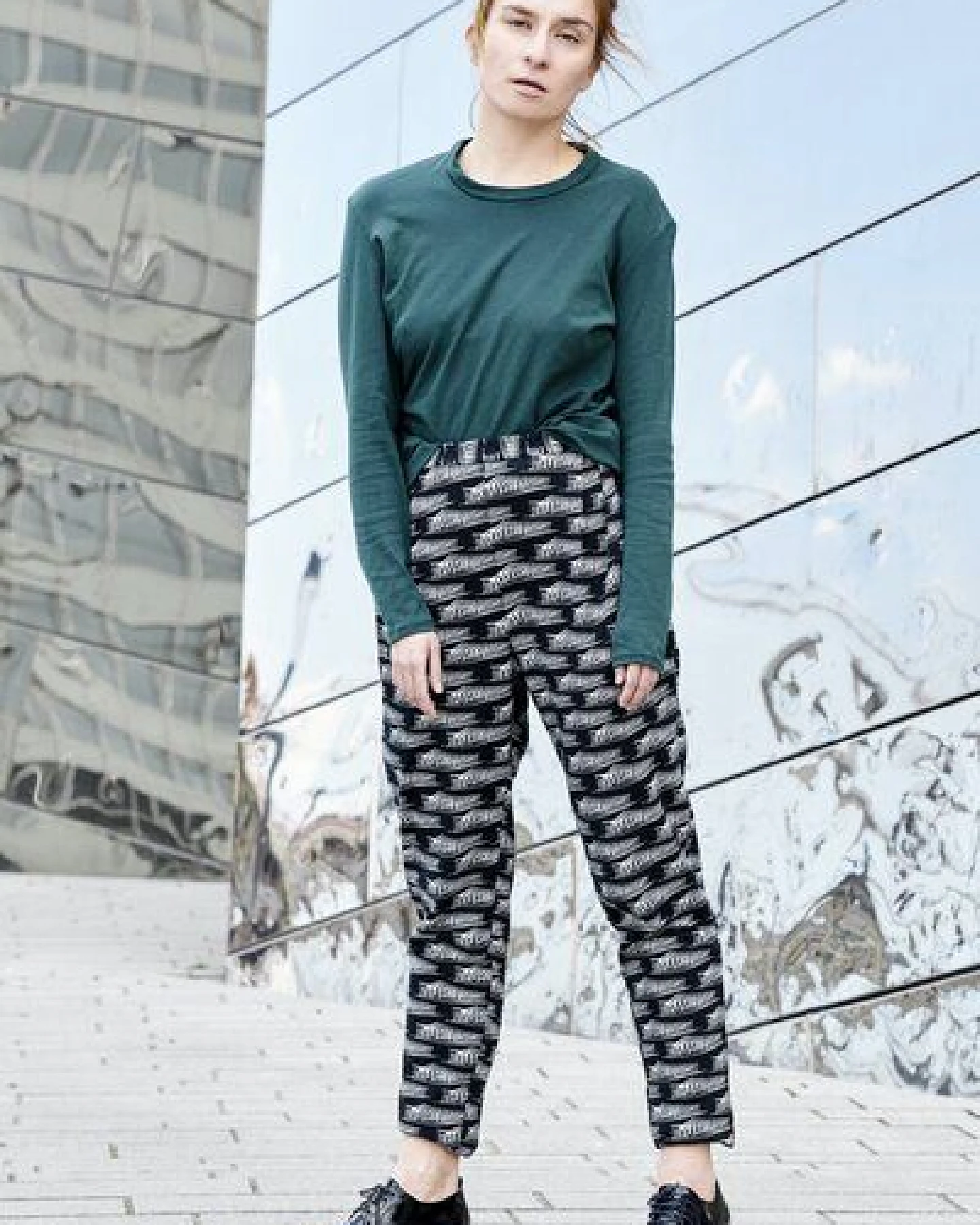 Sophia Schneider-Esleben Unisex Jogger Florian – Ansicht 2