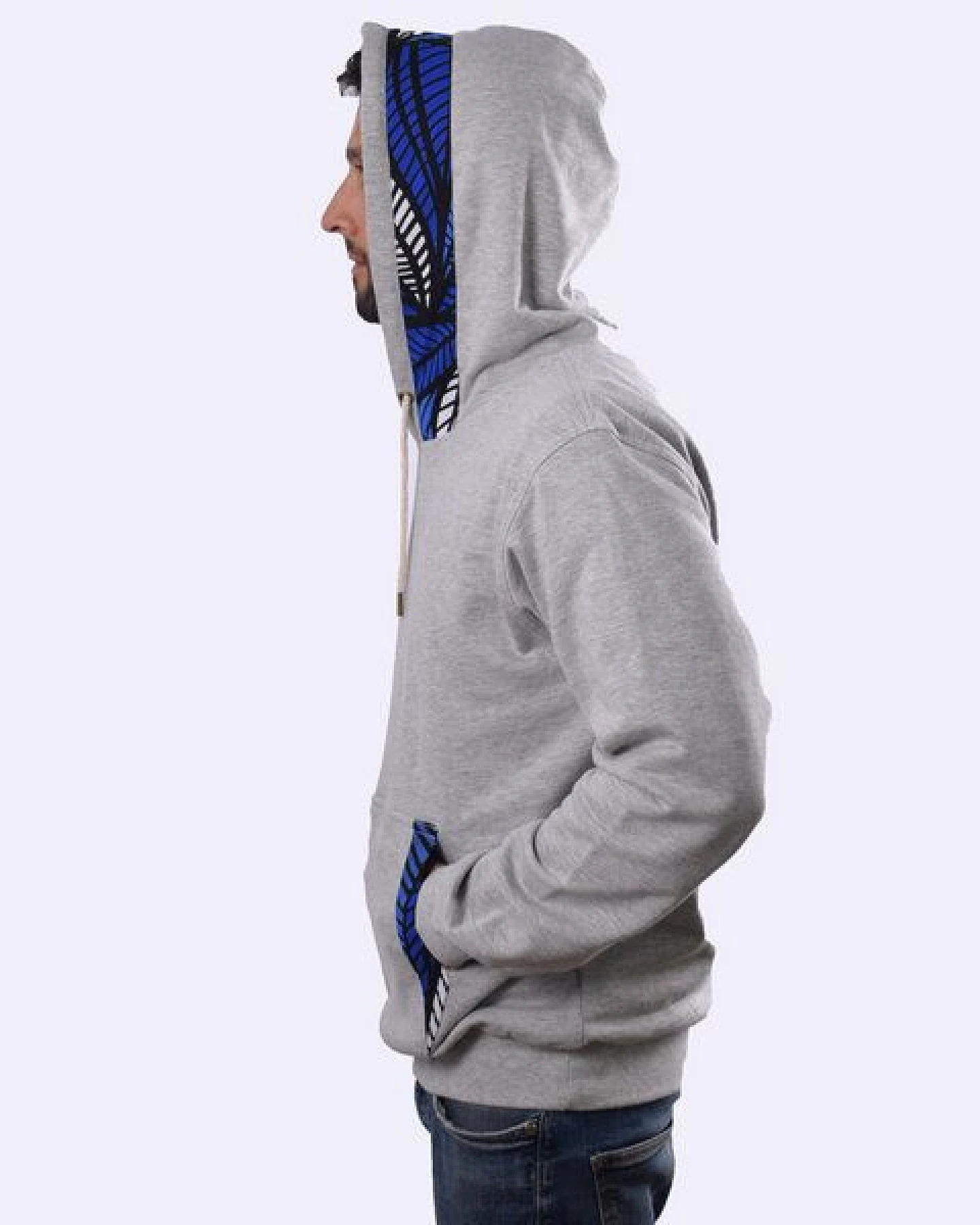 Africulture Hoodie "Mauritius Sea" aus kuscheliger Baumwolle aus Mauritius und Westafrikanischen Kitenge Stoff Verzierungen – Ansicht 3