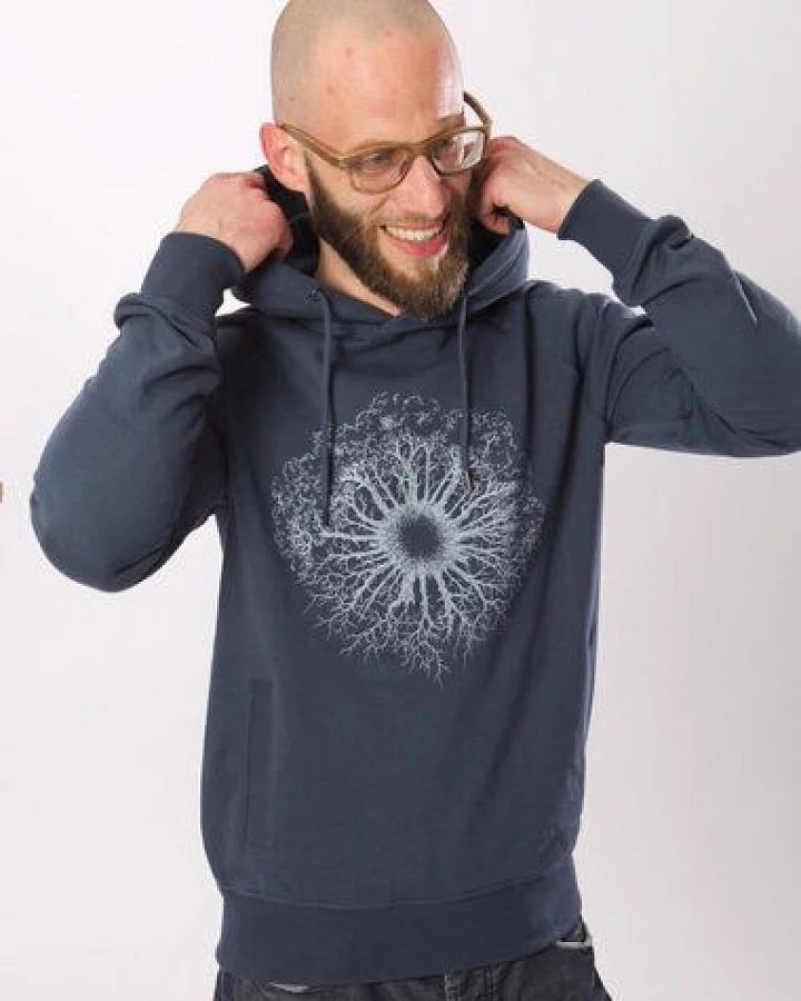 Life-Tree Hoodie aus Biobaumwolle Fairwear "WoodenIris" in Burgund Rot/ Dark Blue