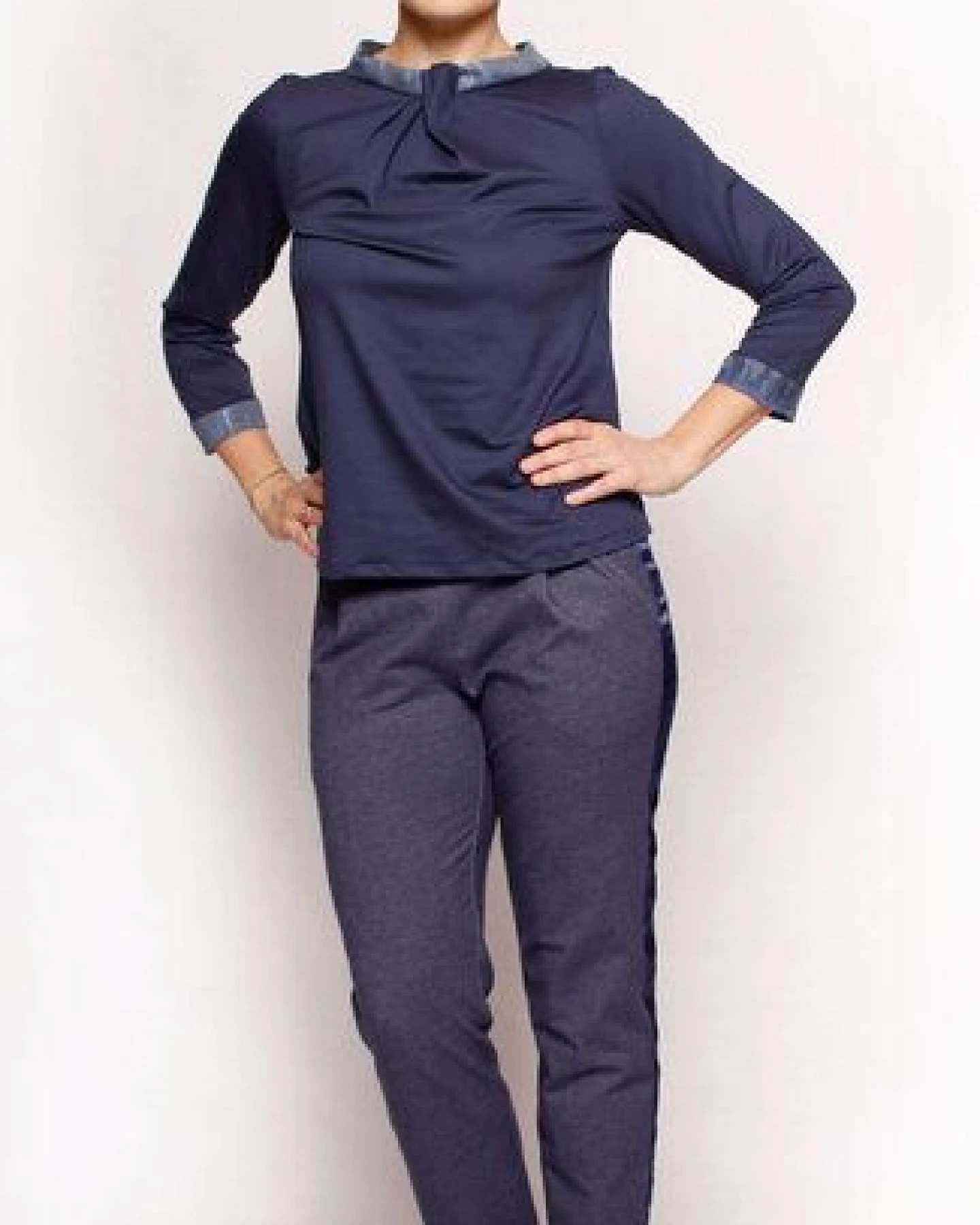 Peaces.bio - handbedruckte Biomode Elegante Bluse Woodland – Ansicht 2