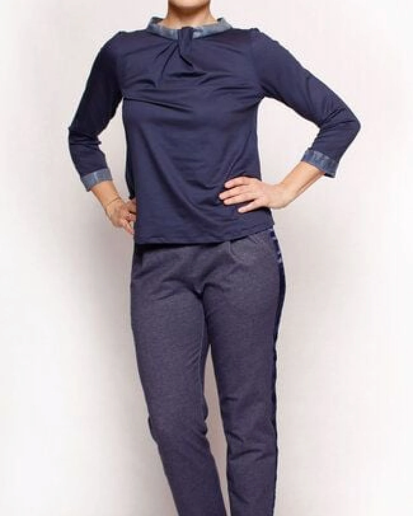 Peaces.bio - handbedruckte Biomode Elegante Bluse Woodland – Ansicht 2