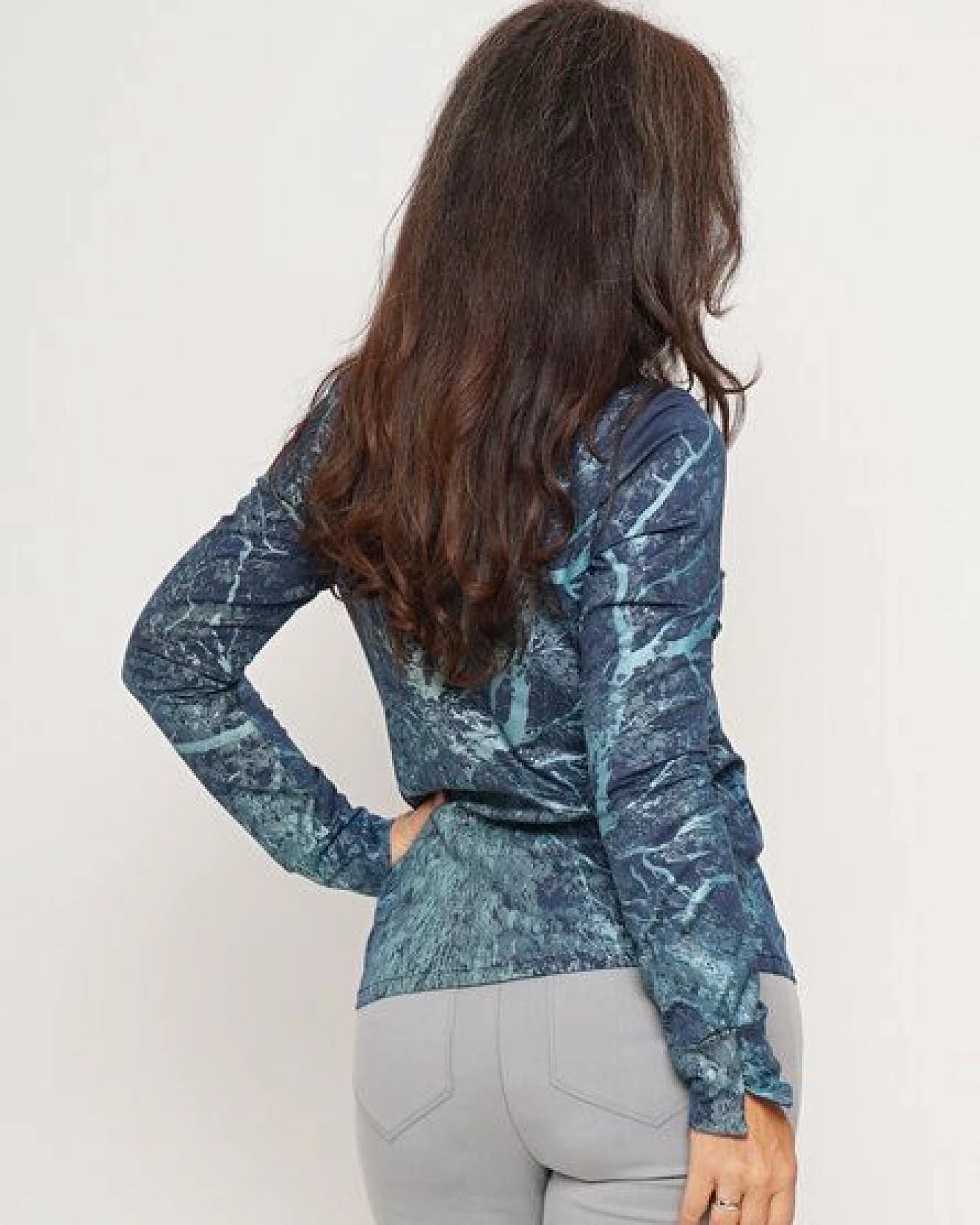 Peaces.bio - handbedruckte Biomode Langarm Peacesshirt Lichtspuren – Ansicht 2