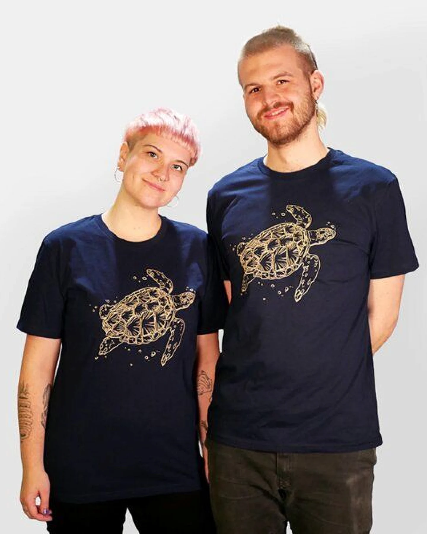 roots of compassion Schildkröte T-Shirt bio & fair & vegan - gerader Schnitt - Tierliebe, Tiere – Ansicht 2