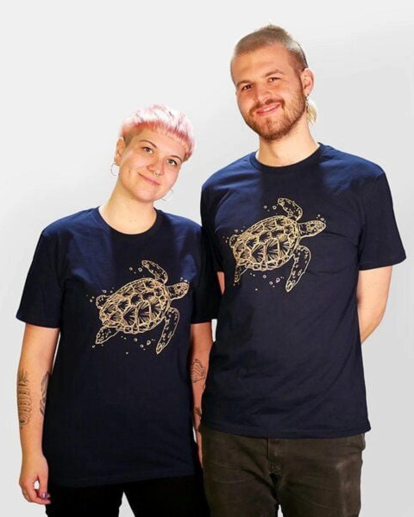 roots of compassion Schildkröte T-Shirt bio & fair & vegan - gerader Schnitt - Tierliebe, Tiere – Ansicht 2