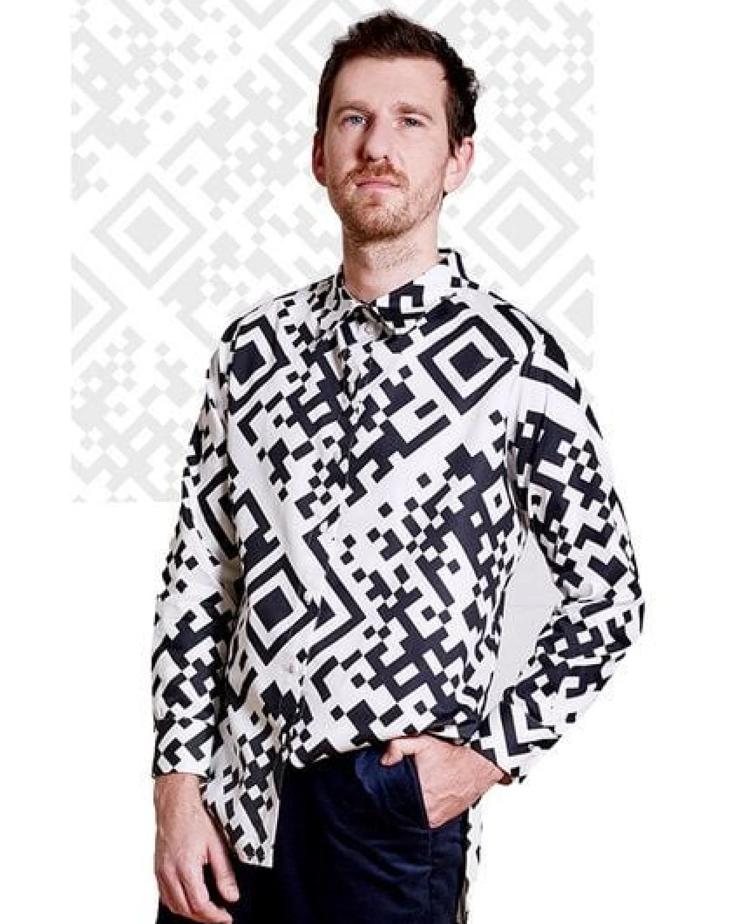 Sophia Schneider-Esleben Unisex Shirt Lui, QR White - Hemd aus Bio-Baumwolle – Ansicht 4