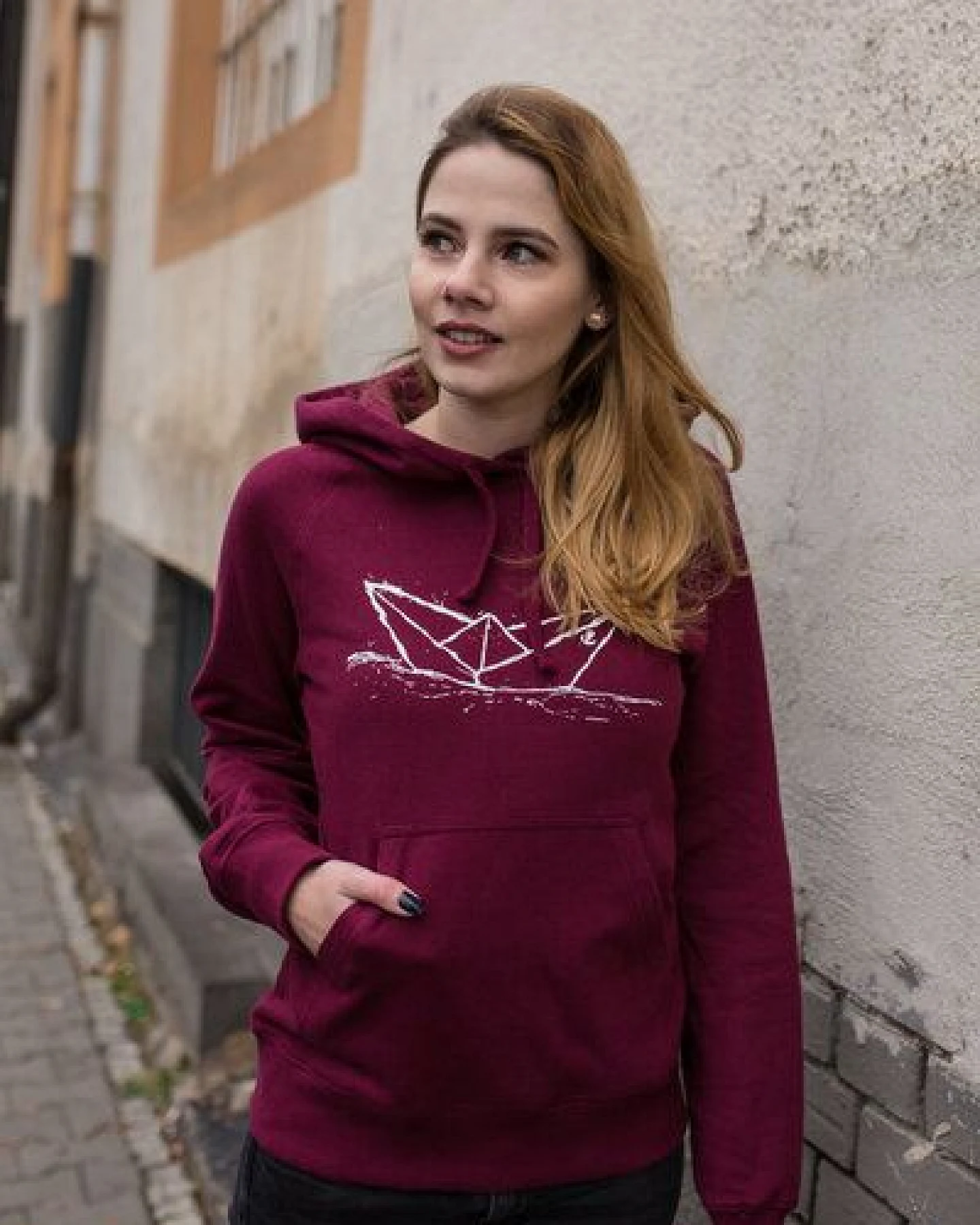 ilovemixtapes Fair gehandelter Frauen Hoodie "Paperboat" aus Biobaumwolle – Ansicht 2