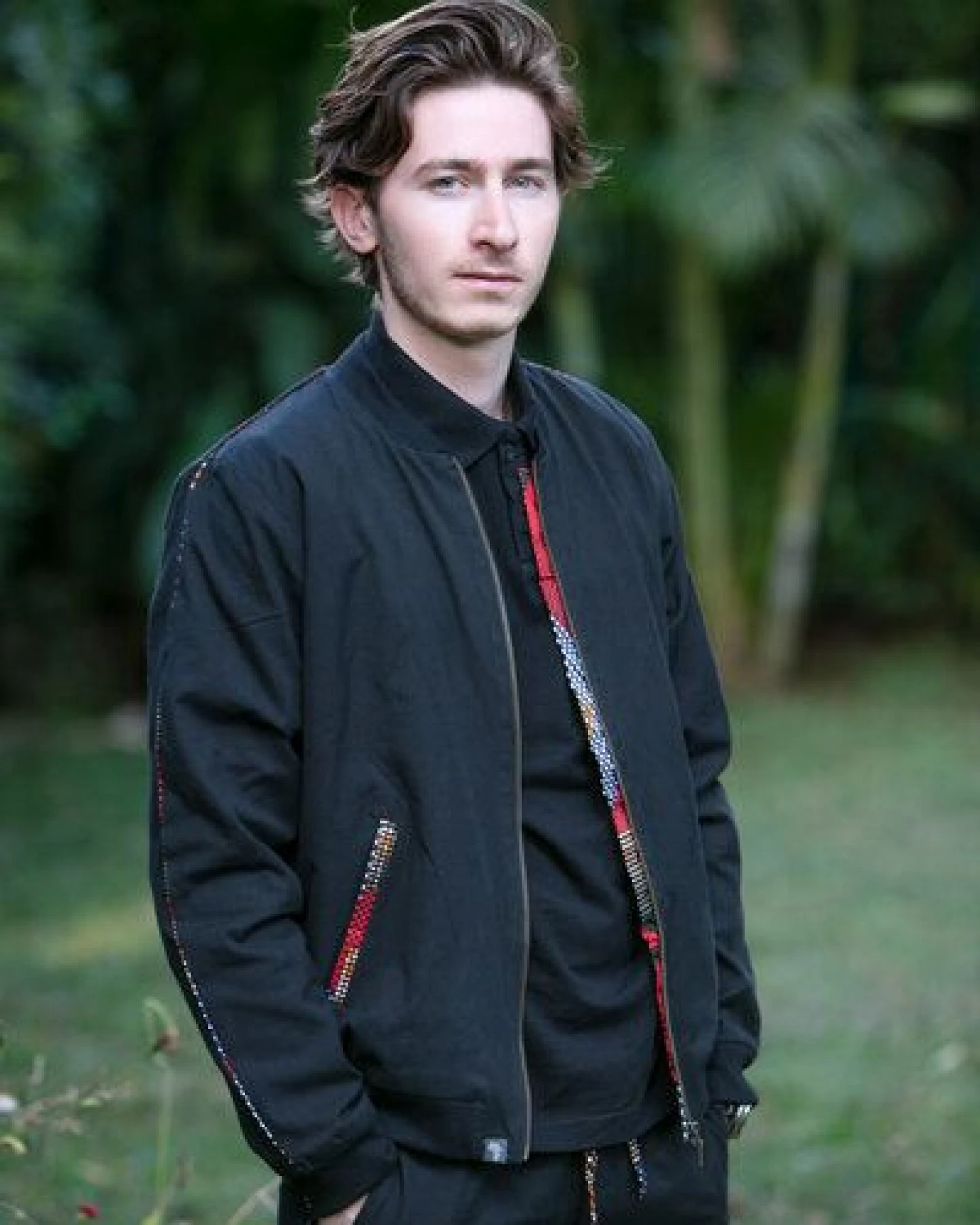 Africulture Bomberjacke für Männer aus Kenianischem Kikoy und Westafrikanischem Kitenge Stoff – Ansicht 4
