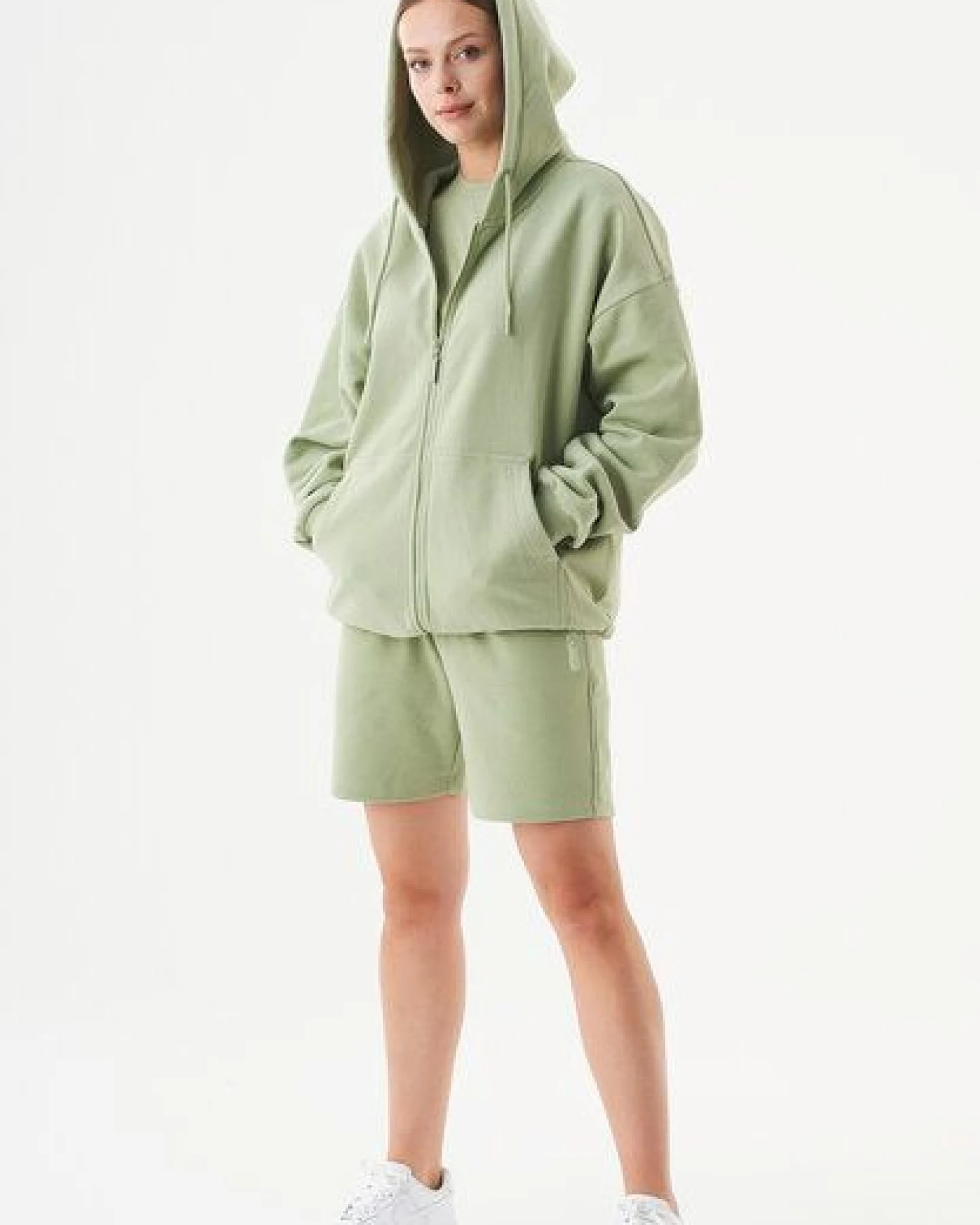 ORGANICATION Damen ESSENTIALS-SHEYMA- Shorts aus Bio-Baumwolle – Ansicht 2