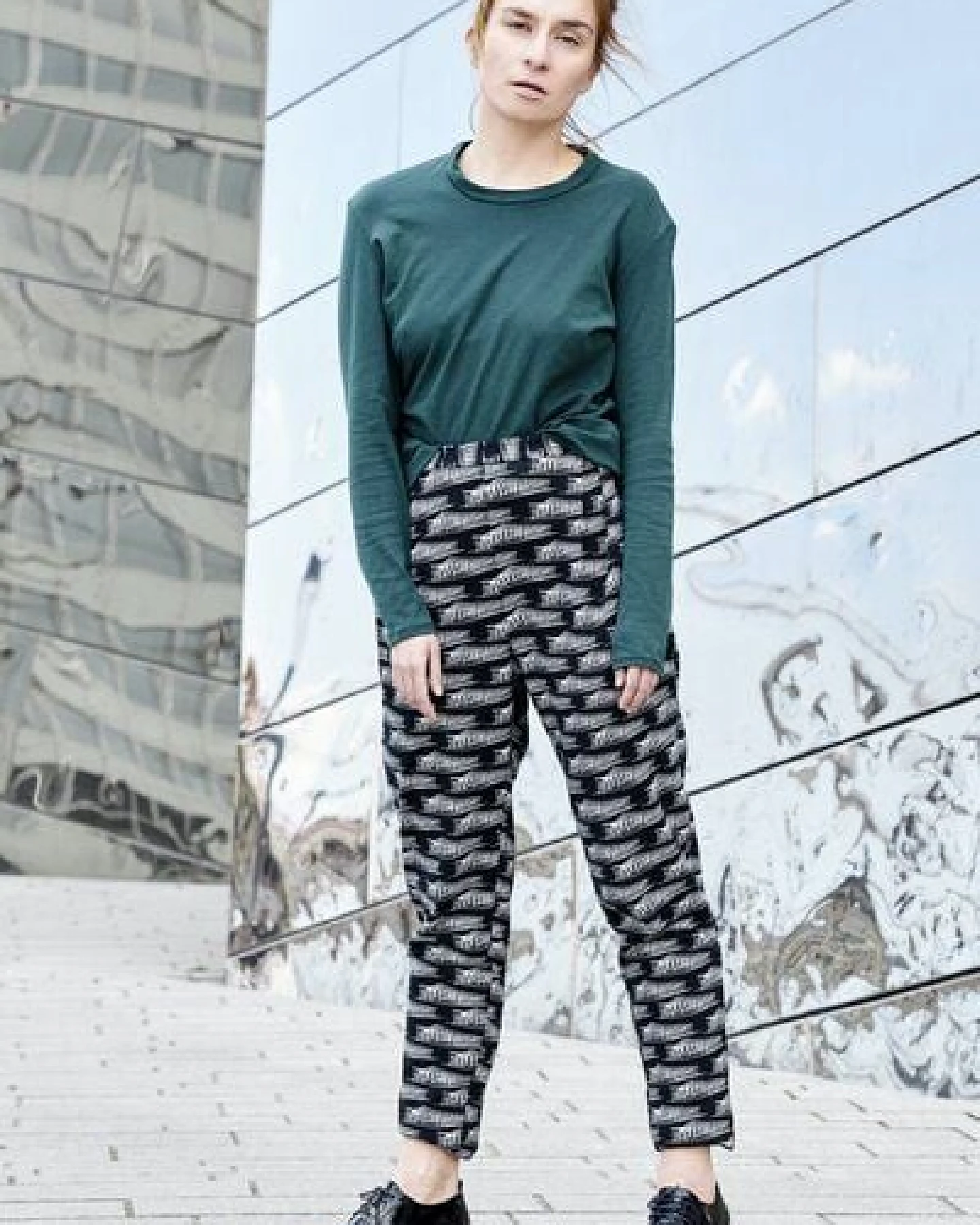 Sophia Schneider-Esleben Unisex Jogger Florian – Ansicht 2
