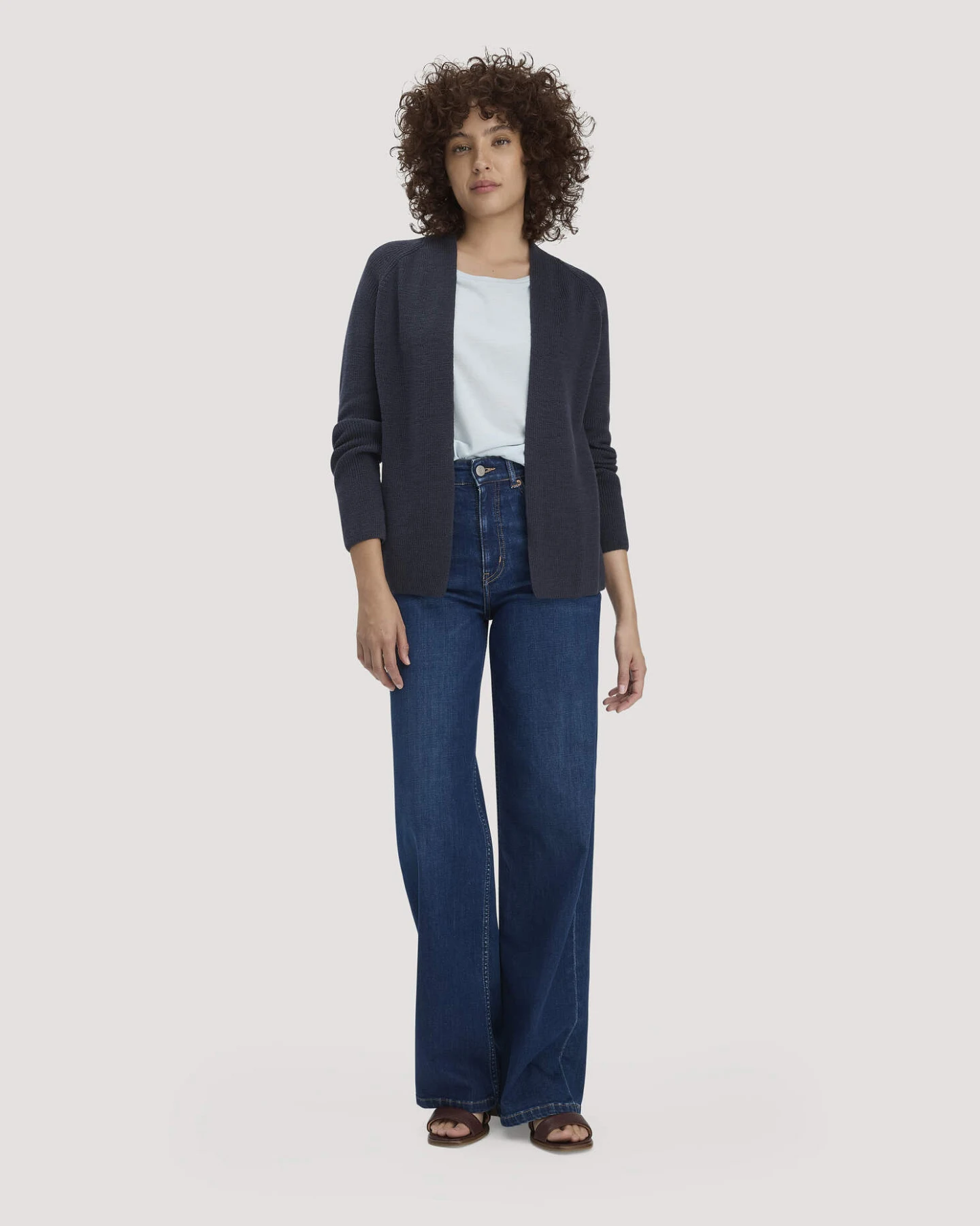 hessnatur Damen Strick Jacke Regular aus Bio-Baumwolle - blau - Größe S – Ansicht 2