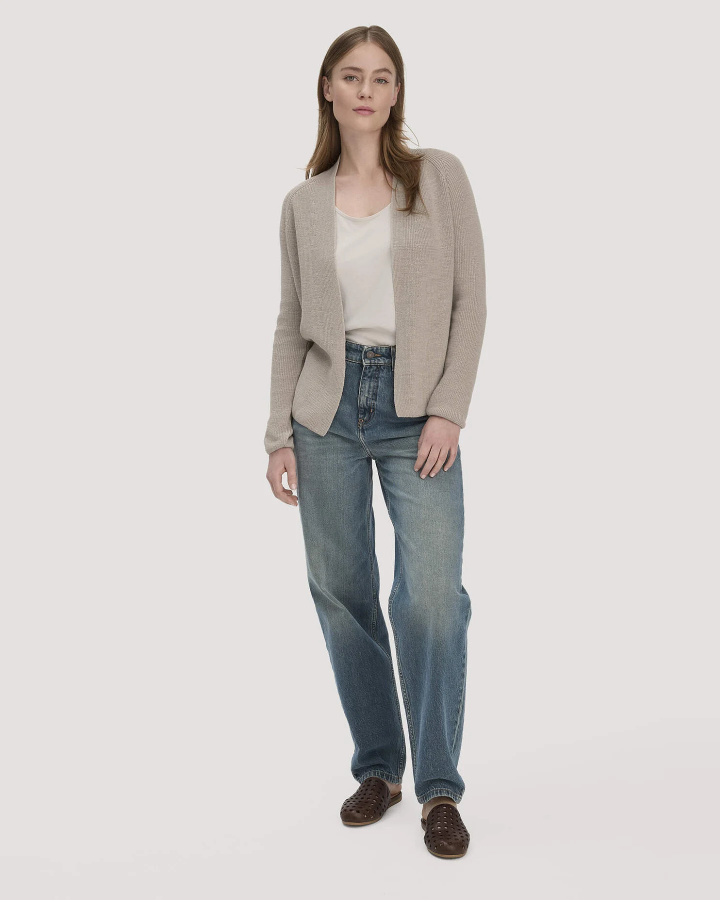 hessnatur Damen Strick Jacke Regular aus Bio-Baumwolle - beige - Größe XS – Ansicht 2