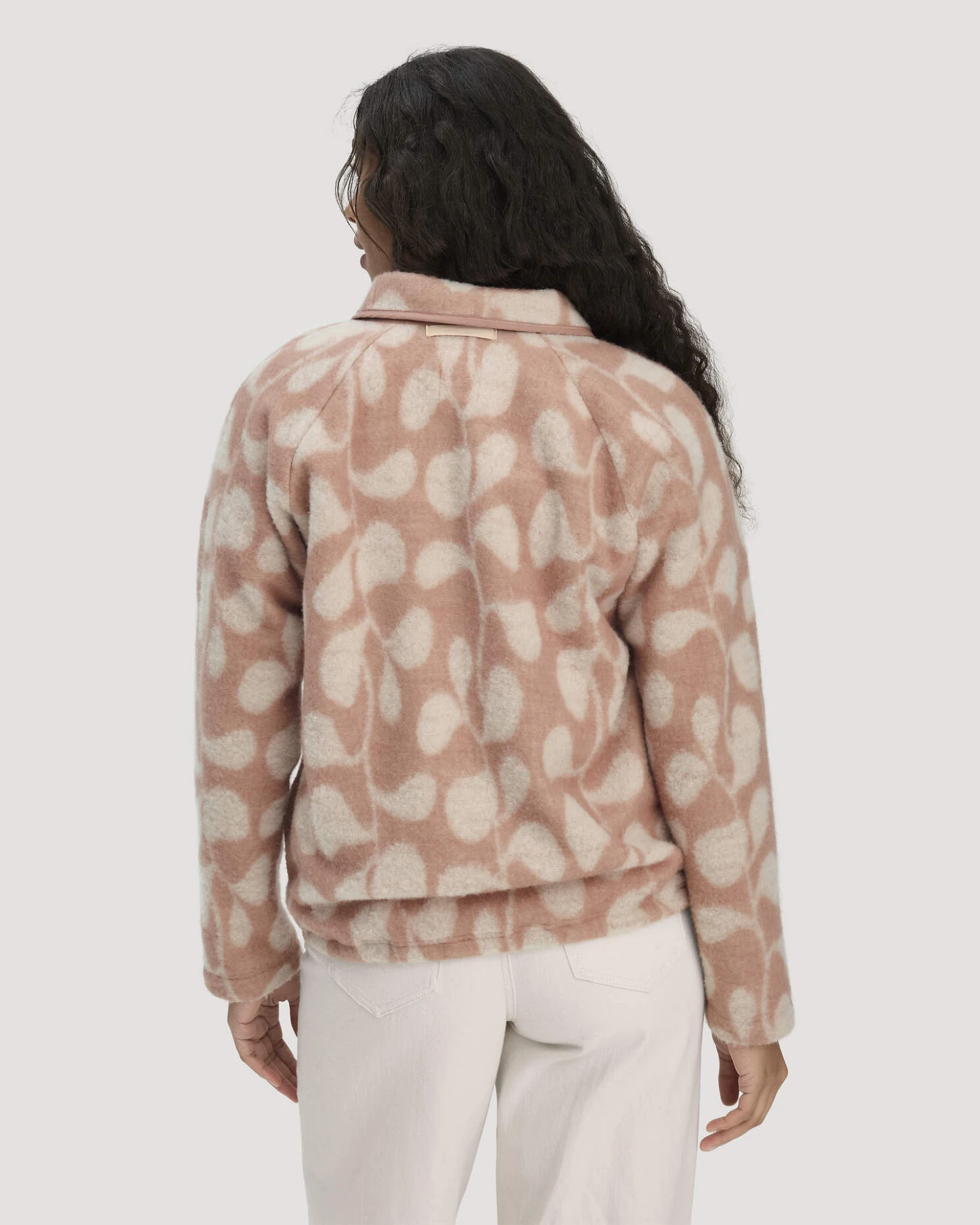 hessnatur Damen Wollfleece Troyer Relaxed aus Bio-Merinowolle mit Bio-Baumwolle - rosa - Größe M – Ansicht 3