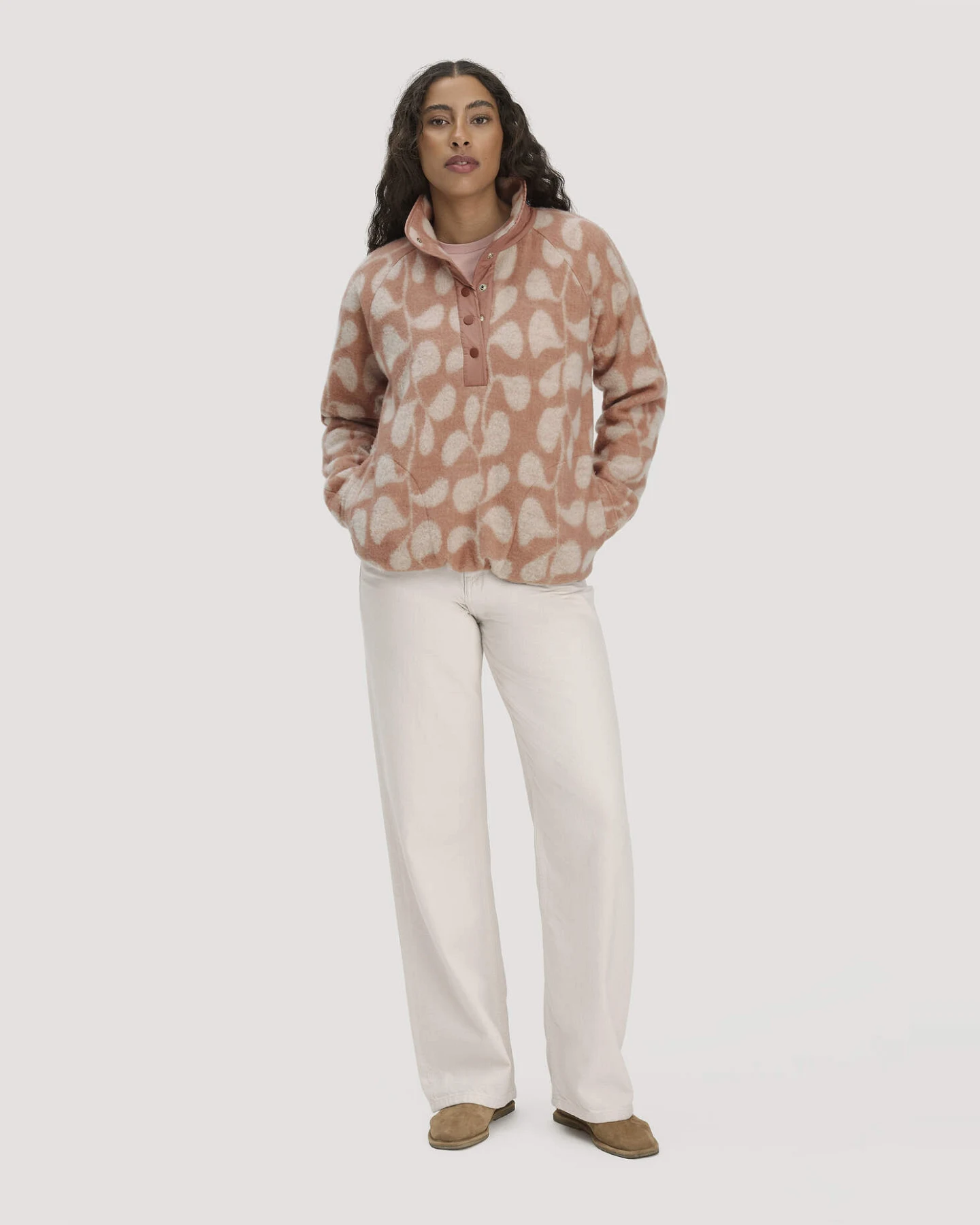hessnatur Damen Wollfleece Troyer Relaxed aus Bio-Merinowolle mit Bio-Baumwolle - rosa - Größe S – Ansicht 2