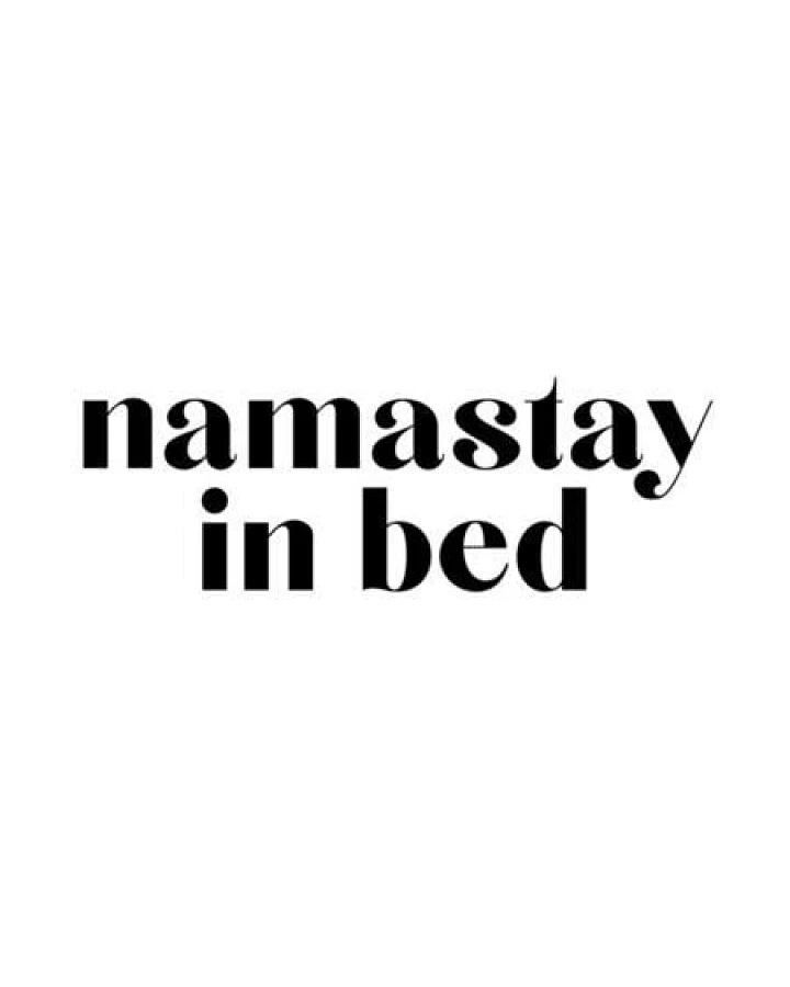 Photocircle Poster / Leinwandbild - Namastay in Bed
