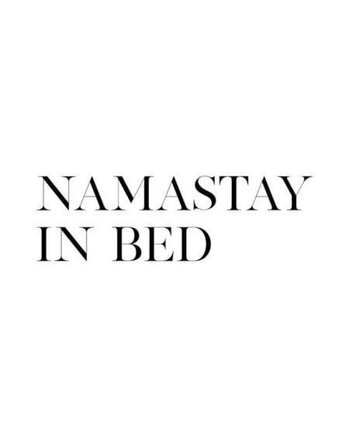 Photocircle Poster / Leinwandbild - Namastay in Bed