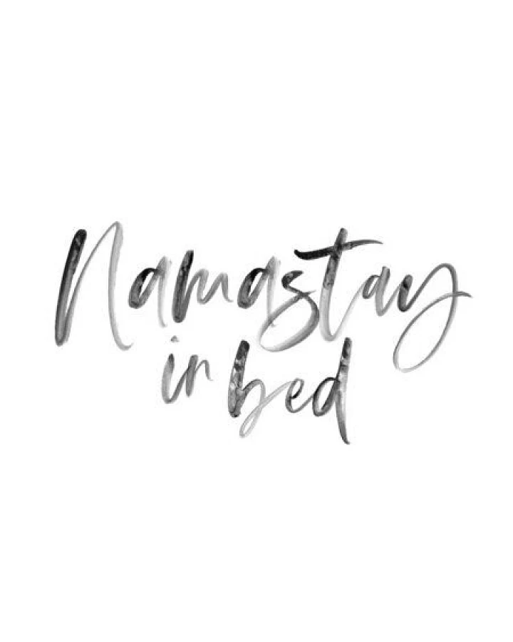 Photocircle Poster / Leinwandbild - Namastay in Bed No3