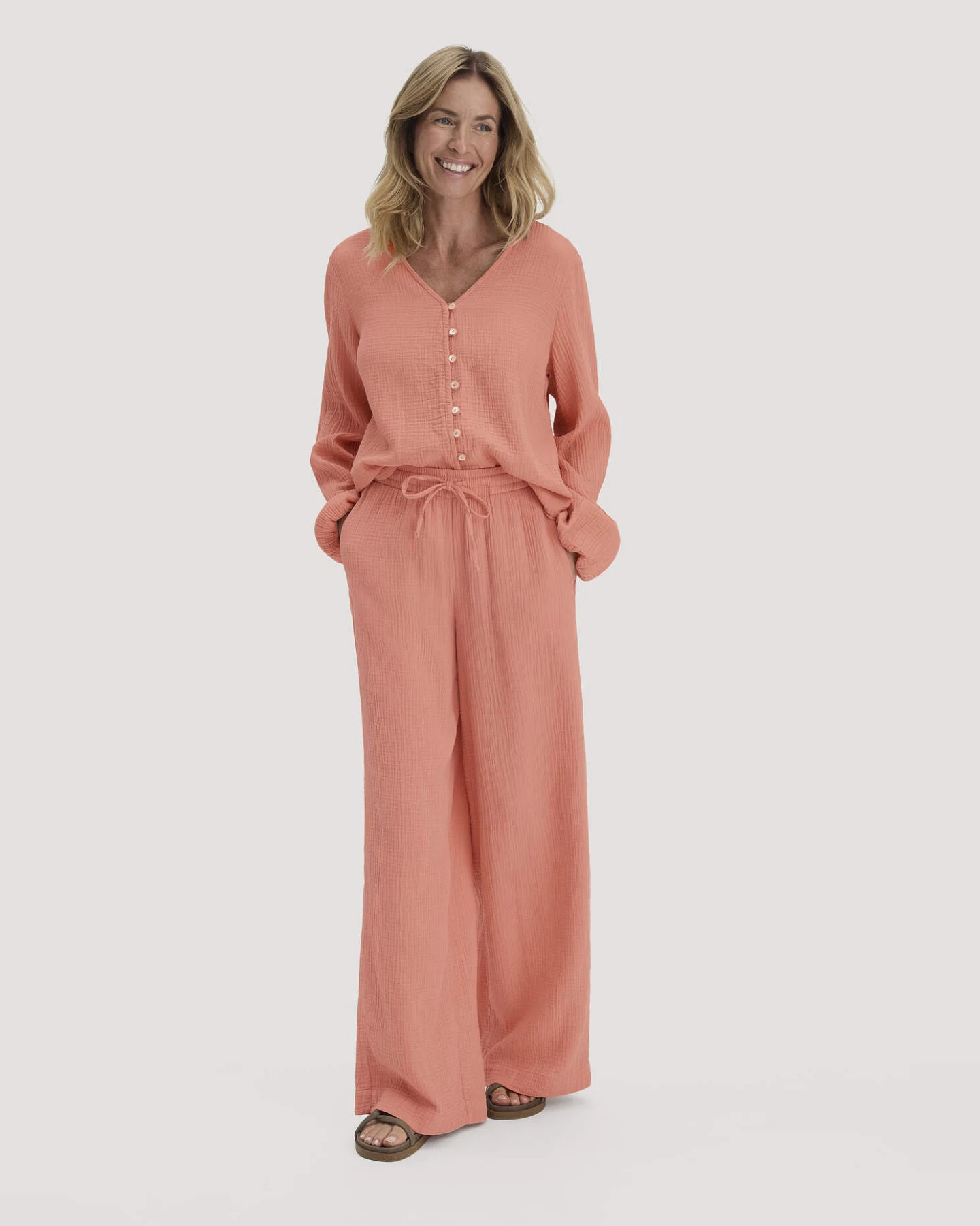 hessnatur Damen Musselin Bluse Relaxed aus Bio-Baumwolle - orange - Größe 40 – Ansicht 2