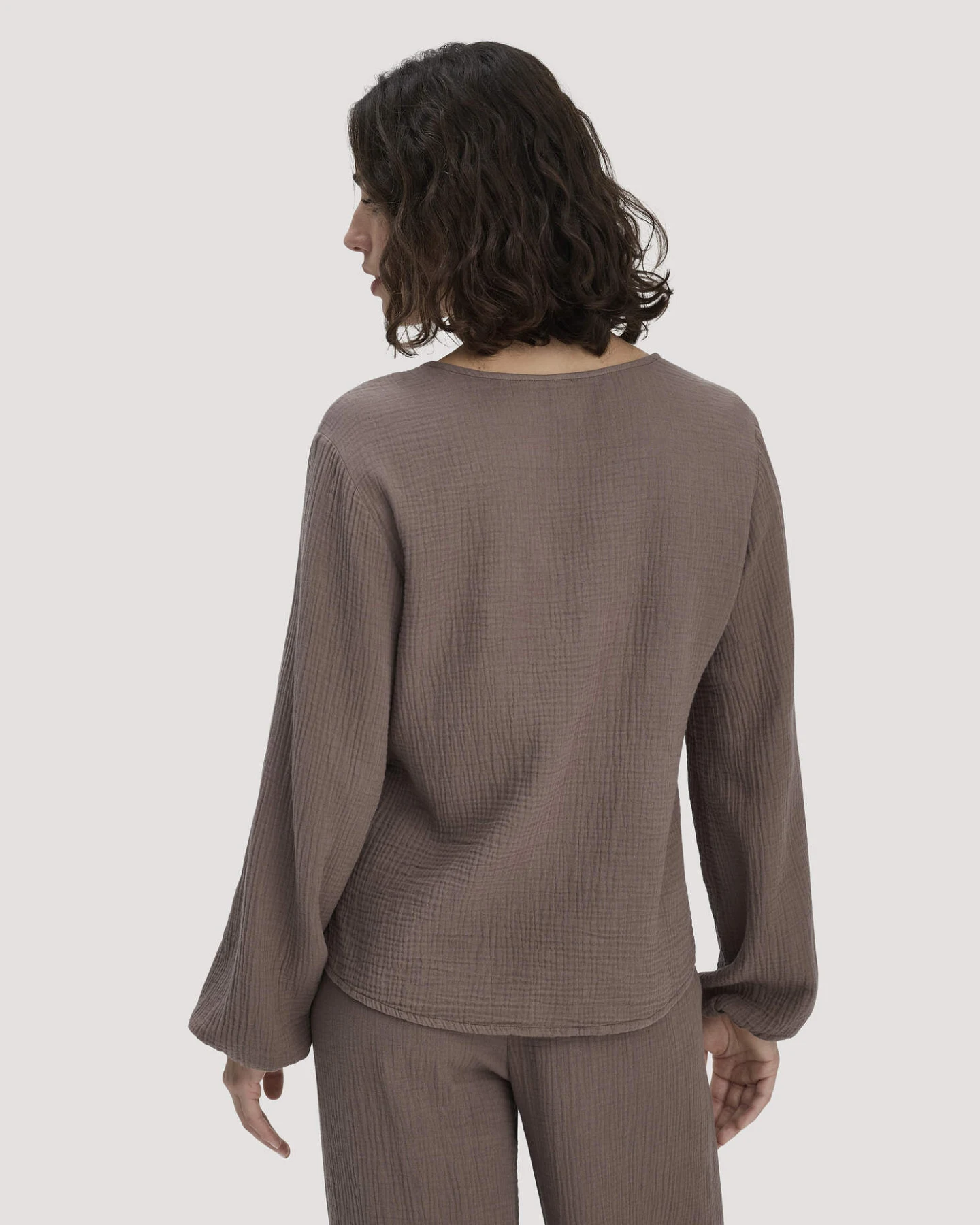 hessnatur Damen Musselin Bluse Relaxed aus Bio-Baumwolle - braun - Größe 44 – Ansicht 3