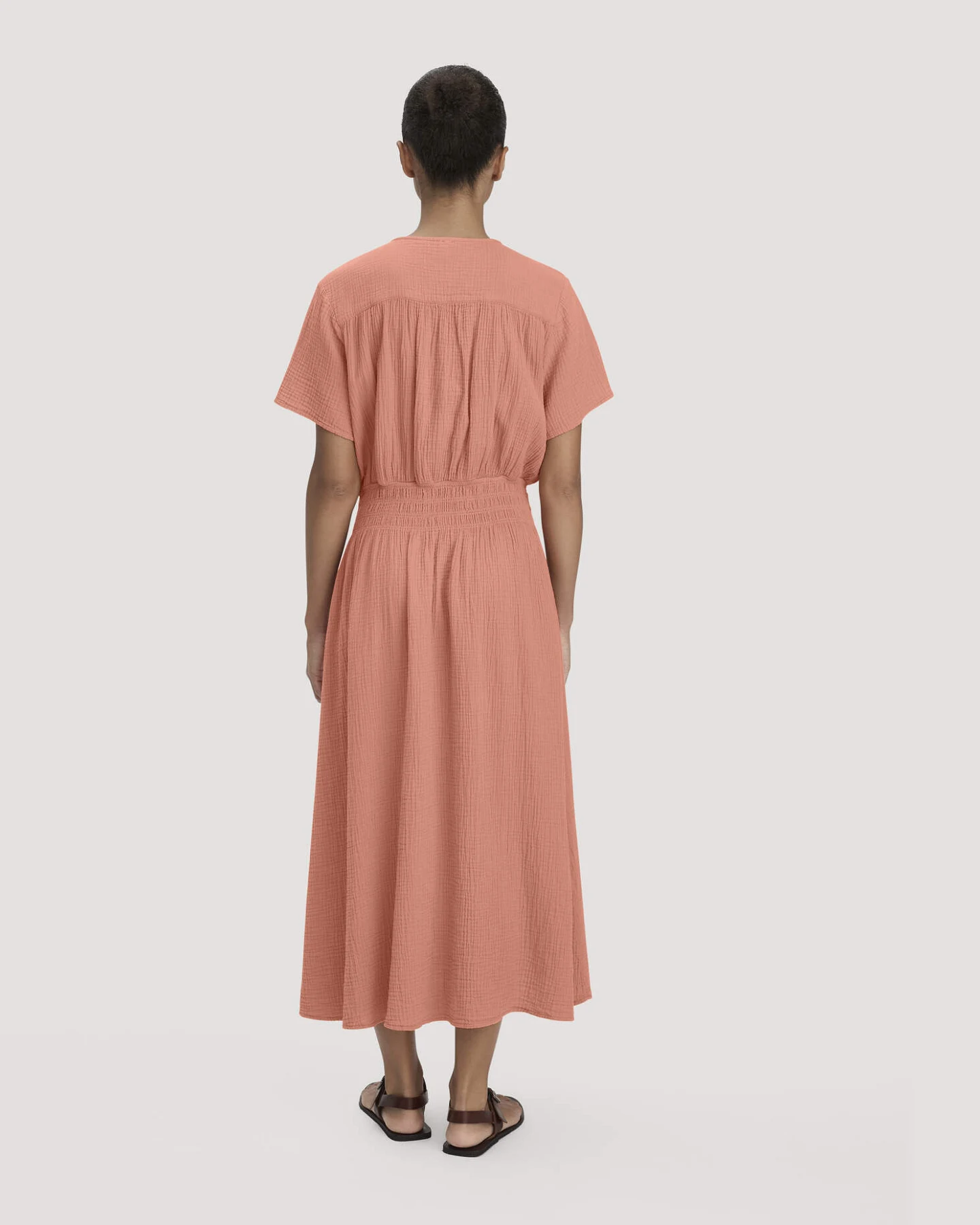 hessnatur Damen Musselin Kleid mit Taillierung Midi aus Bio-Baumwolle - orange - Größe 34 – Ansicht 2