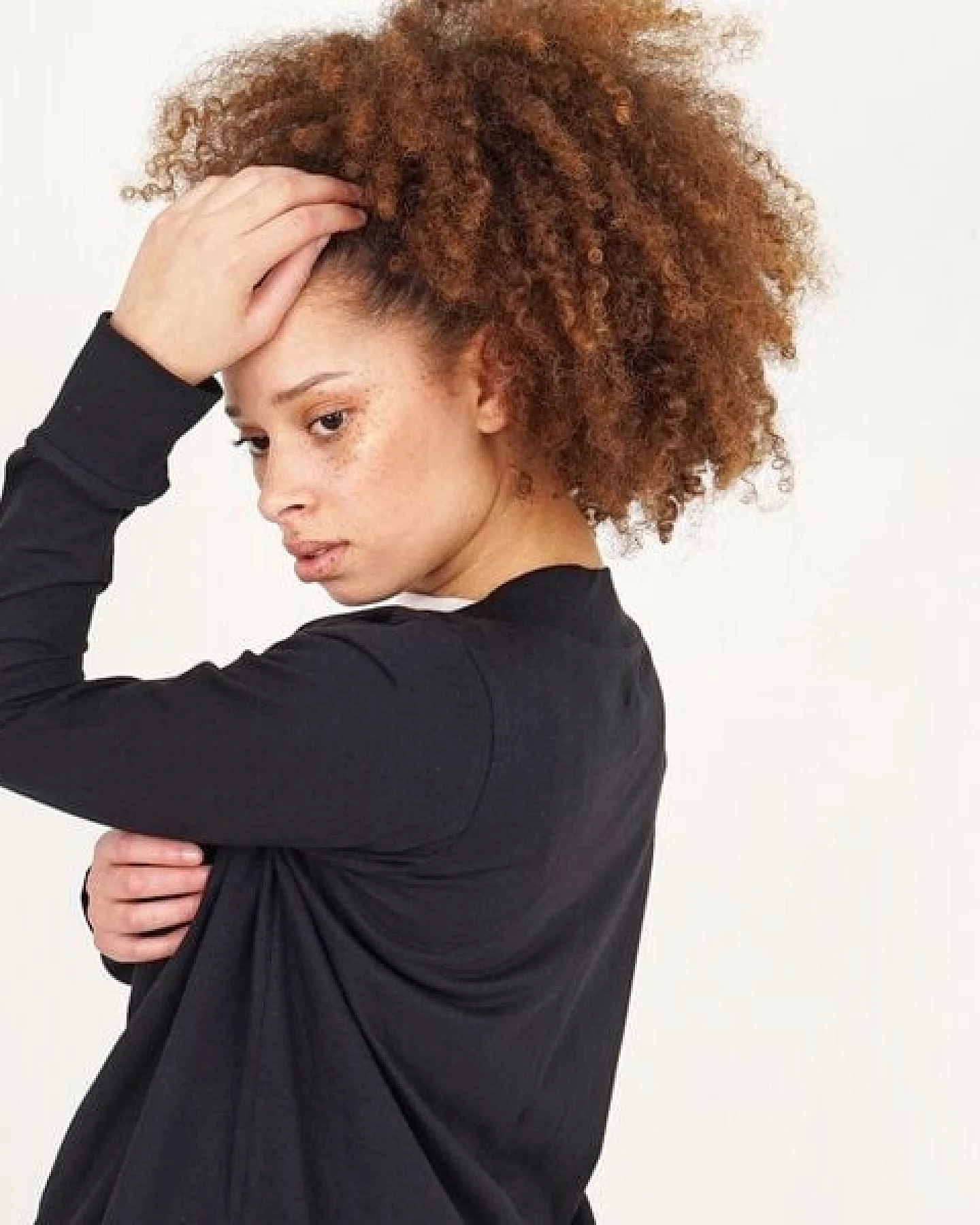 Lena Schokolade Jäckchen schwarz Lang aus Bio-Jersey – Ansicht 3
