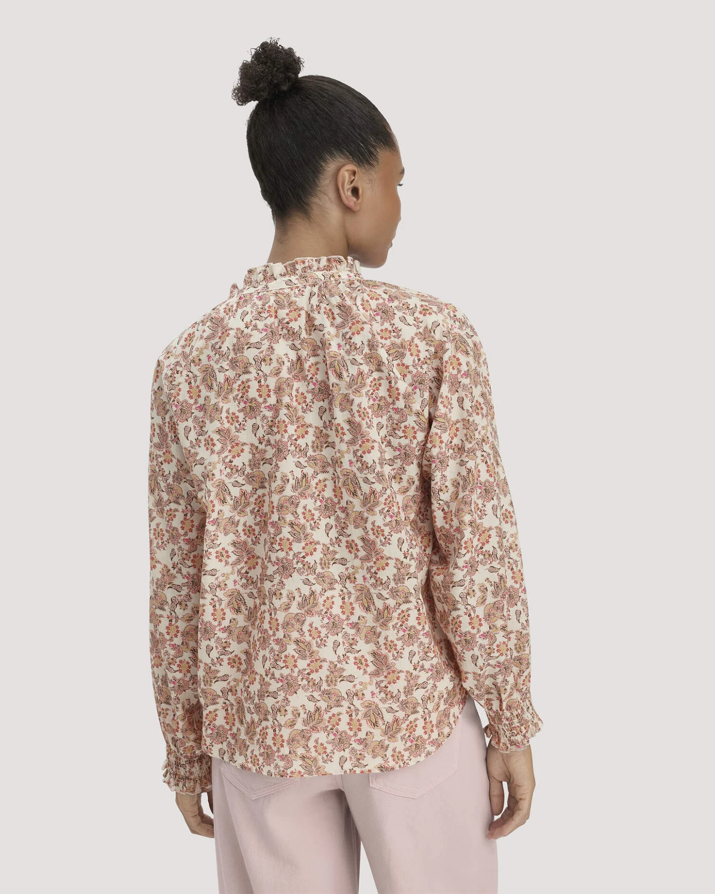 hessnatur Damen Print Bluse Relaxed aus Bio-Baumwolle - beige - Größe 38 – Ansicht 3
