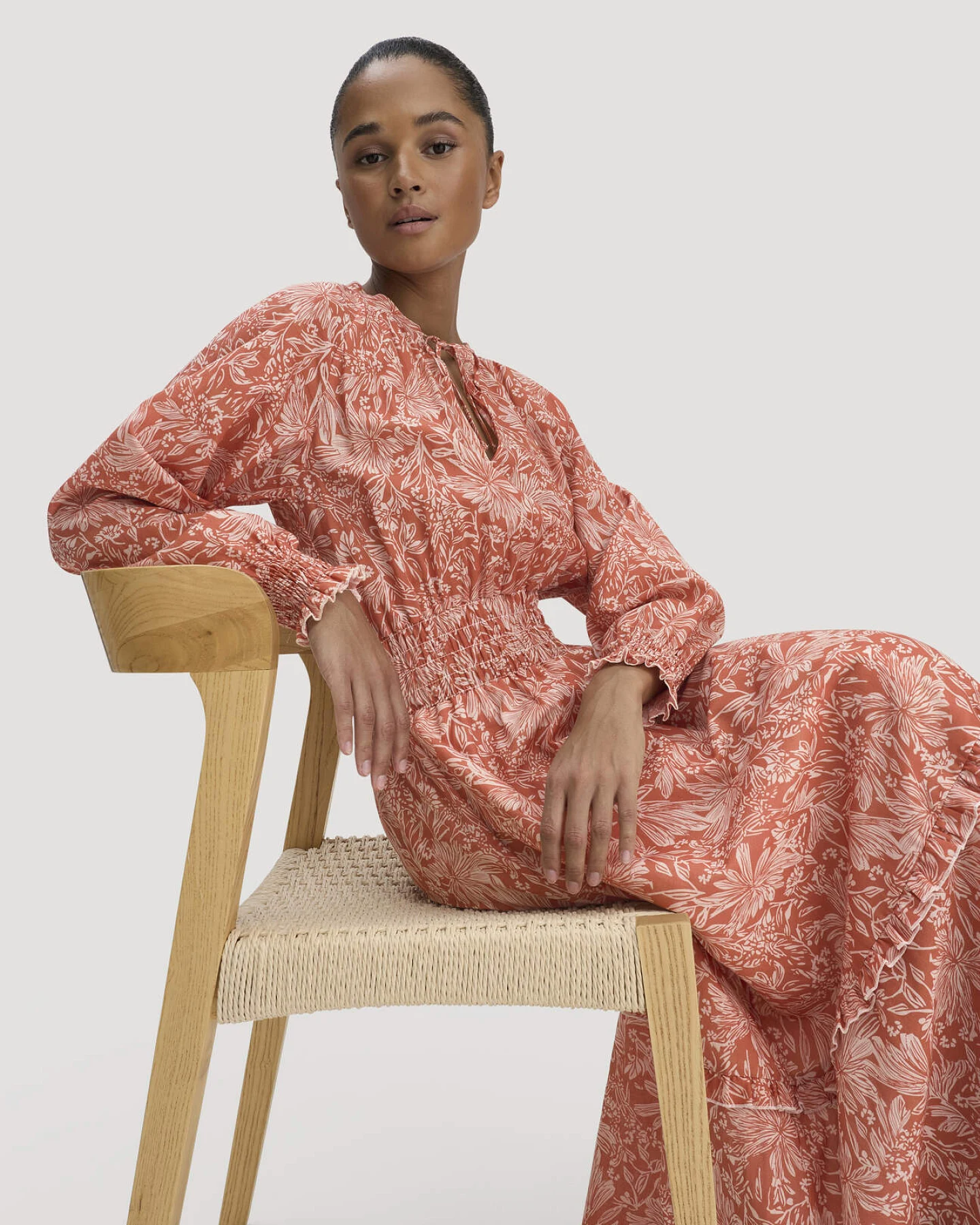 hessnatur Damen Kleid Floralprint Maxi aus Bio-Baumwolle - orange - Größe 48 – Ansicht 4