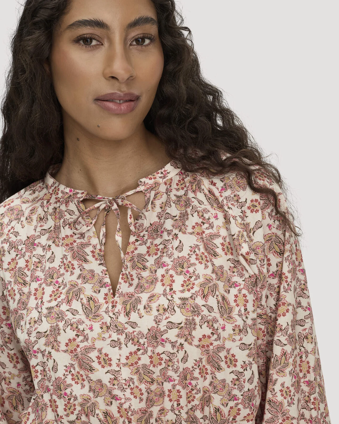 hessnatur Damen Kleid Floralprint Maxi aus Bio-Baumwolle - beige - Größe 34 – Ansicht 3