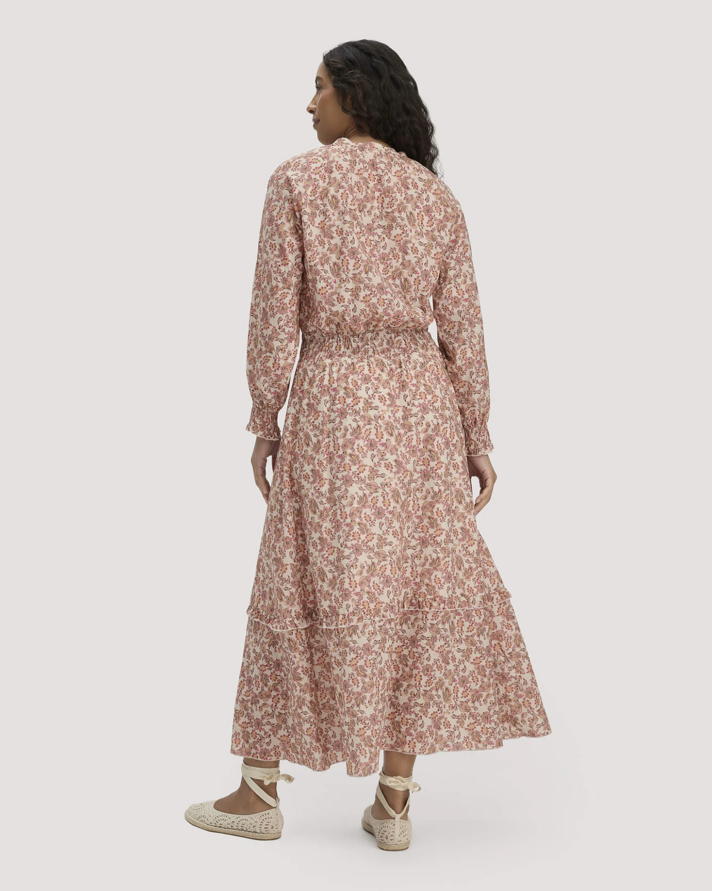 hessnatur Damen Kleid Floralprint Maxi aus Bio-Baumwolle - beige - Größe 48 – Ansicht 2