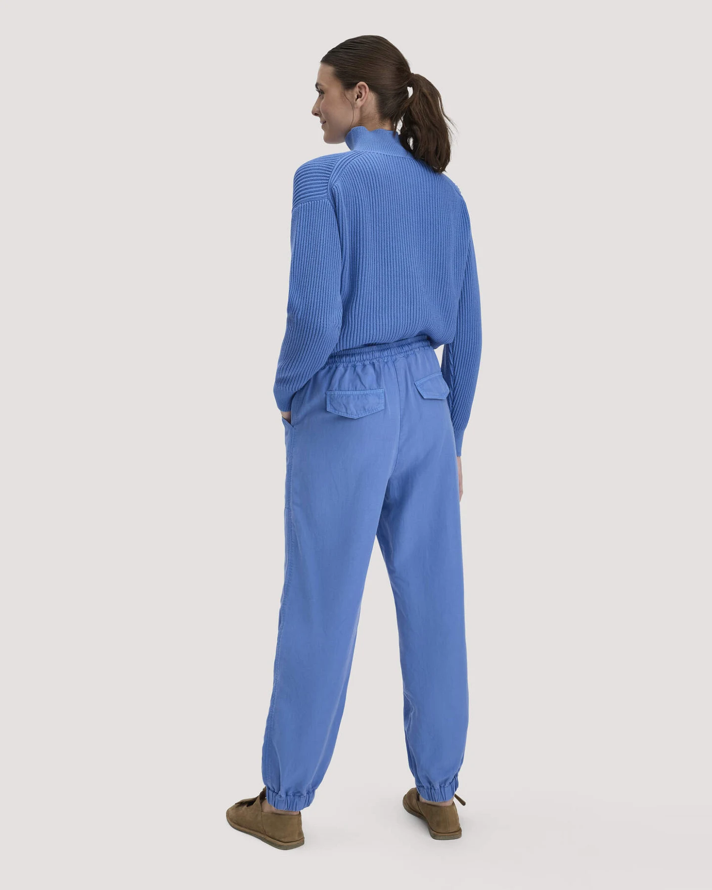 hessnatur Damen Soft Utility Hose aus TENCEL™ Lyocell mit Leinen - blau - Größe 46 – Ansicht 2