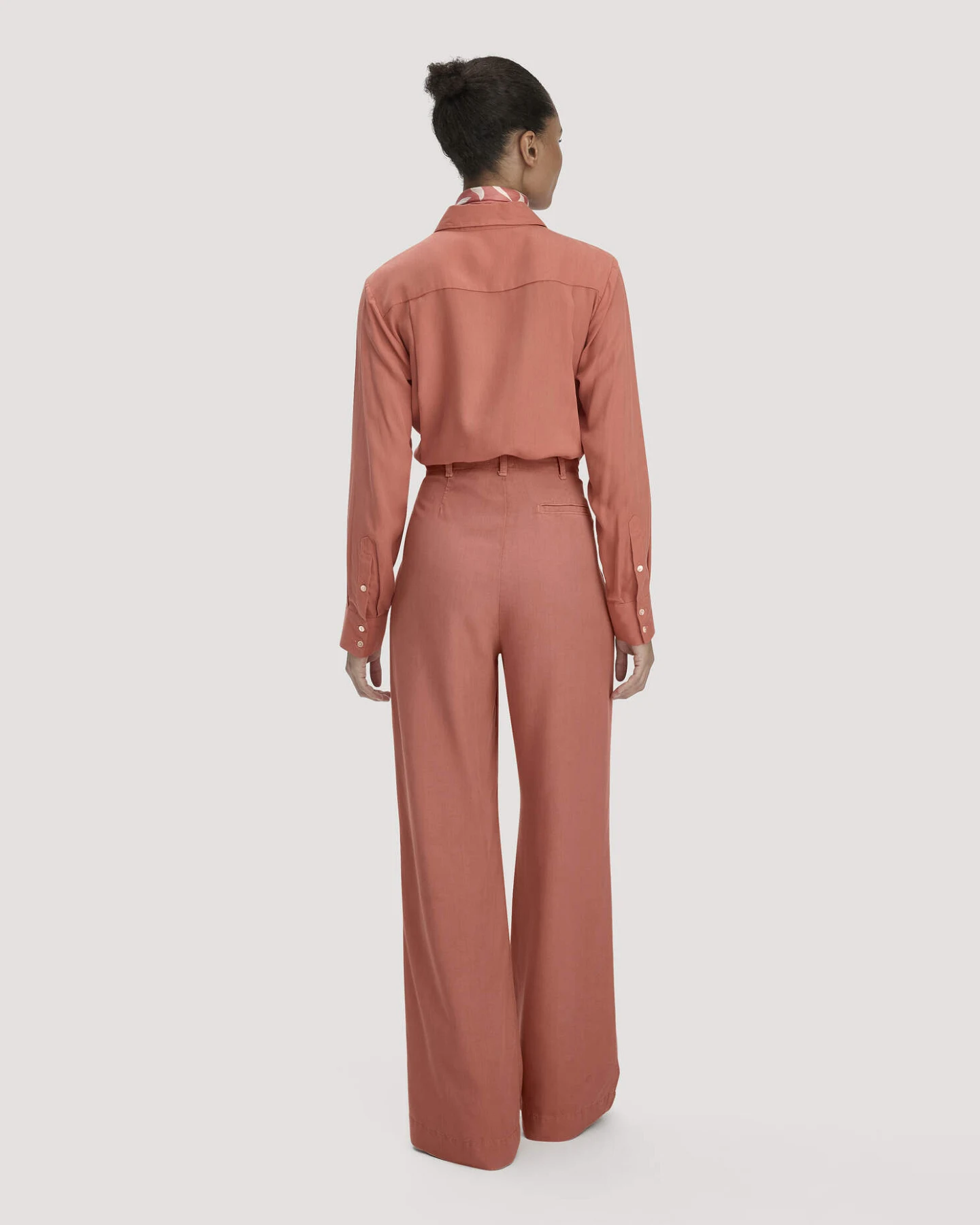 hessnatur Damen Bundfalten Hose Wide Leg aus TENCEL™ Lyocell - orange - Größe 46 – Ansicht 2