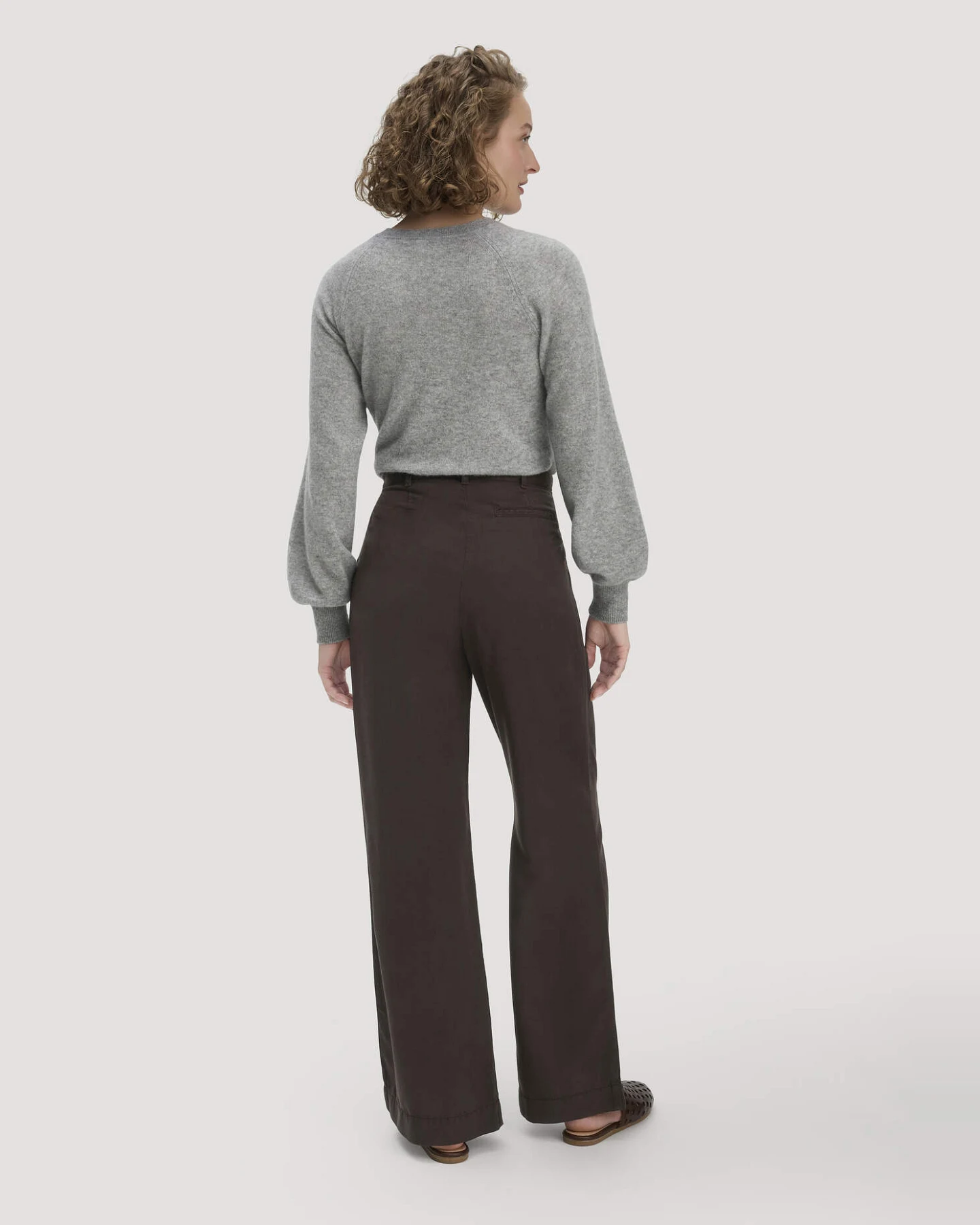 hessnatur Damen Bundfalten Hose Wide Leg aus TENCEL™ Lyocell - braun - Größe 36 – Ansicht 2